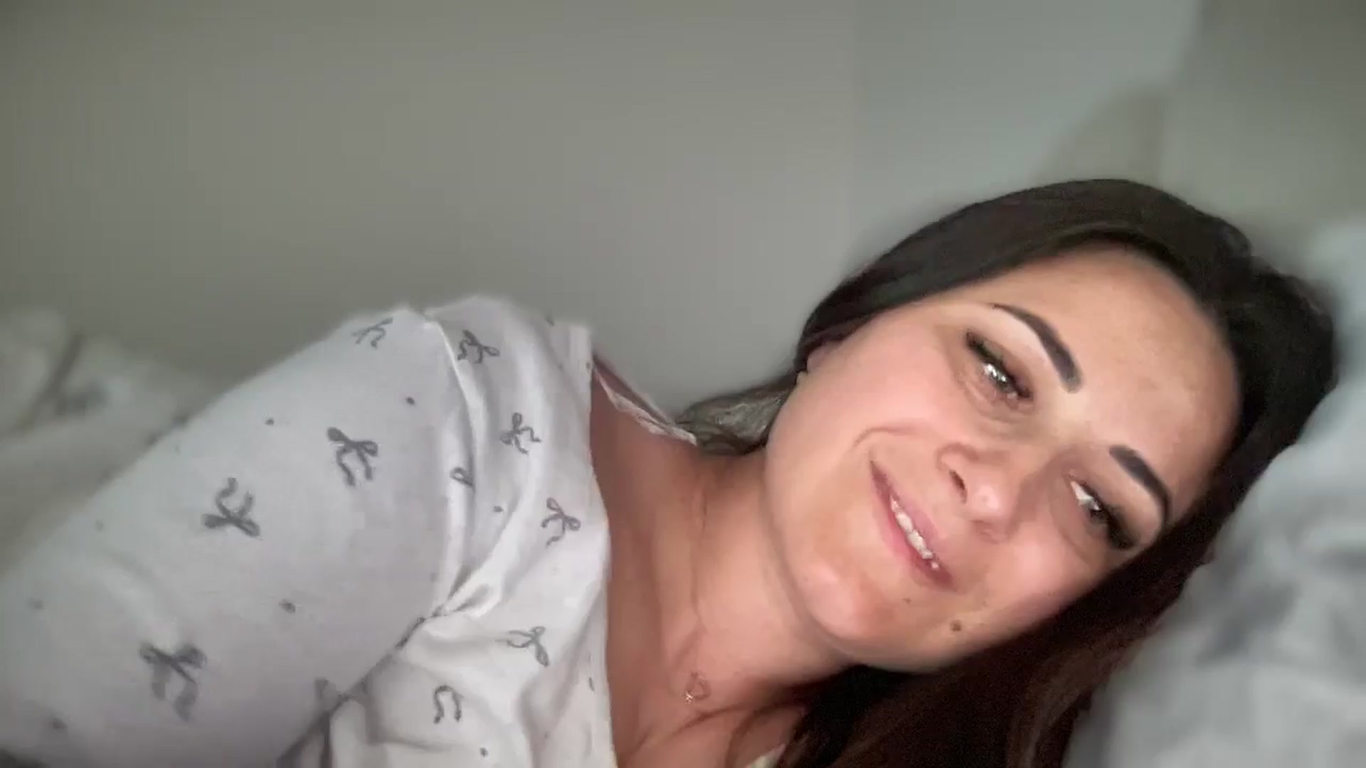Gallery image thumbnail from Emafox's myfreecams stream on, 03/20/2025, 14:06 image 11 of 20