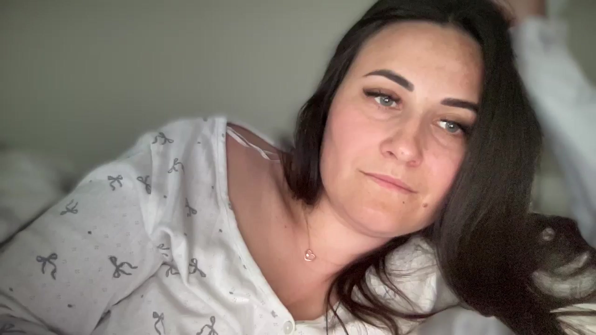 Gallery image thumbnail from Emafox's myfreecams stream on, 03/20/2025, 16:09 image 2 of 20