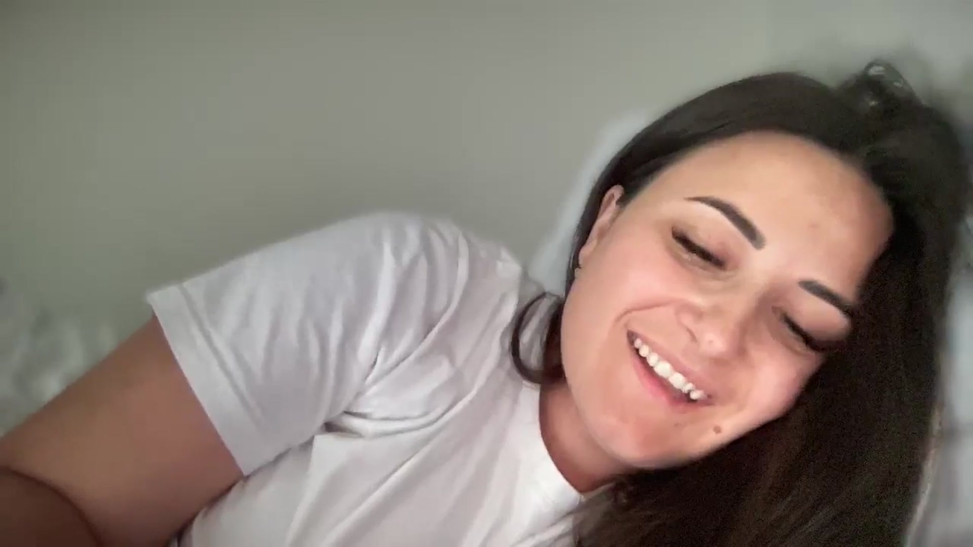 Gallery image thumbnail from Emafox's myfreecams stream on, 03/23/2025, 12:24 image 15 of 20