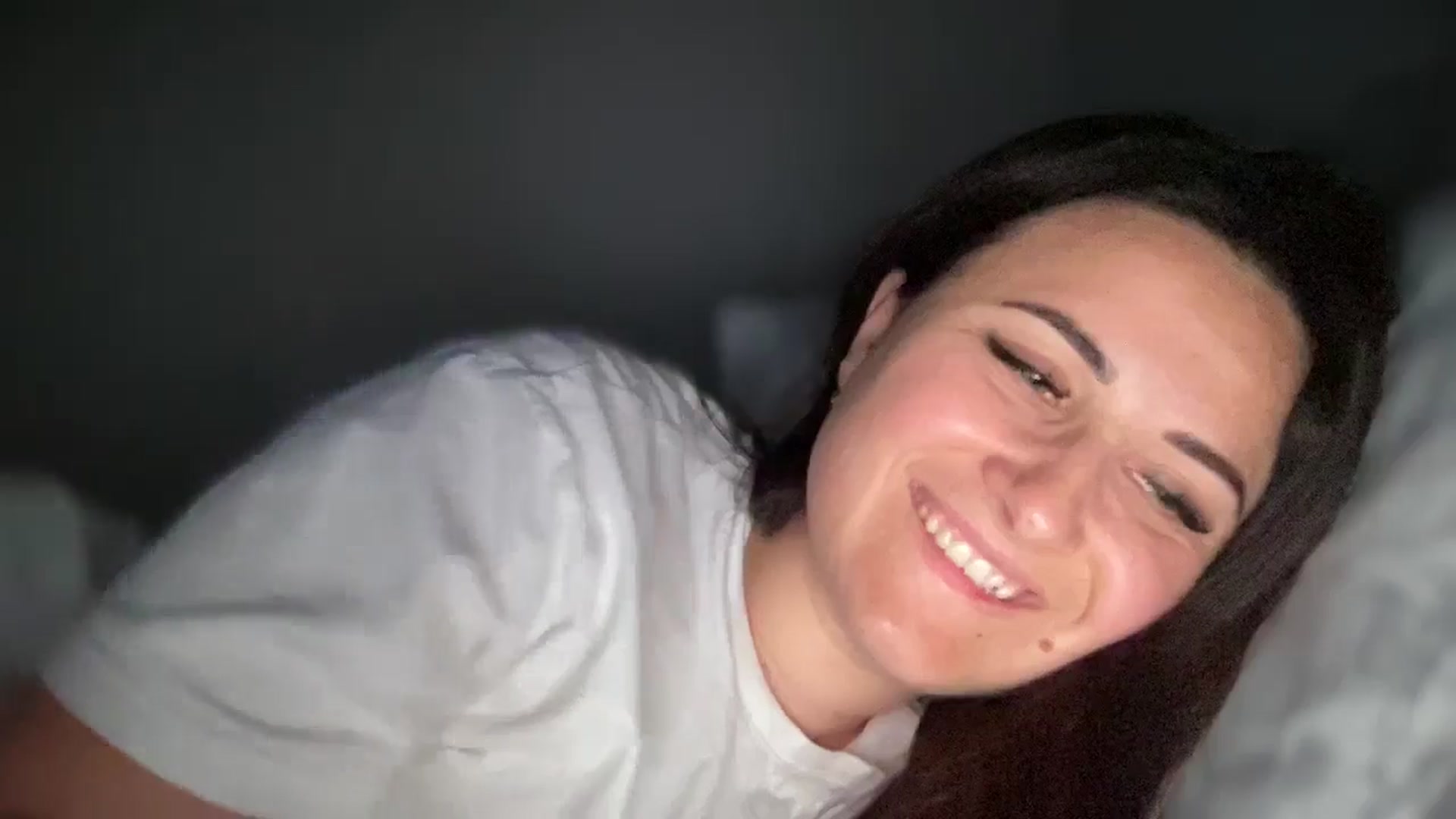Gallery image thumbnail from Emafox's myfreecams stream on, 03/23/2025, 16:09 image 20 of 20