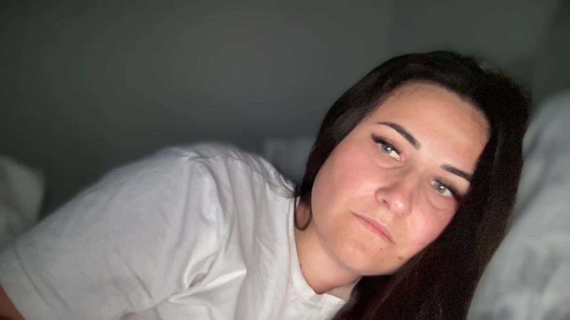 Gallery image thumbnail from Emafox's myfreecams stream on, 03/23/2025, 16:09 image 13 of 20