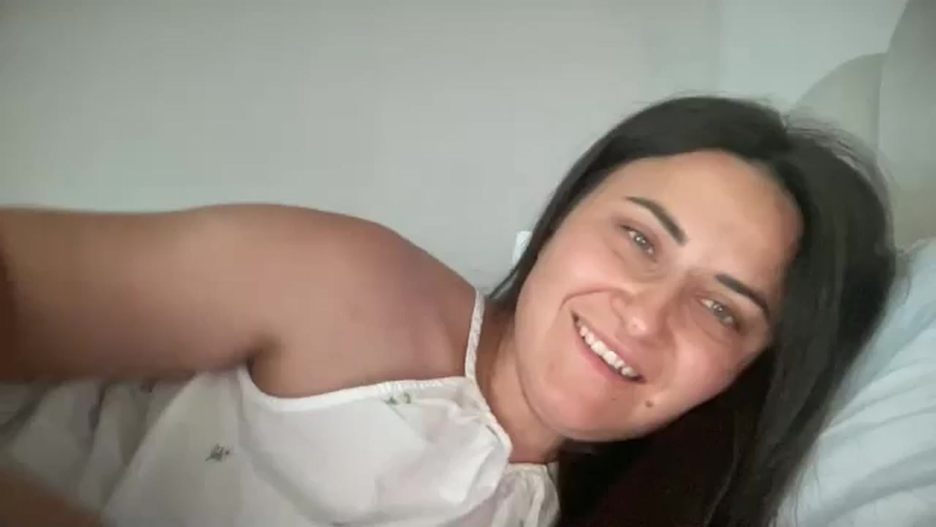 Gallery image thumbnail from Emafox's myfreecams stream on, 06/08/2025, 11:07 image 17 of 20