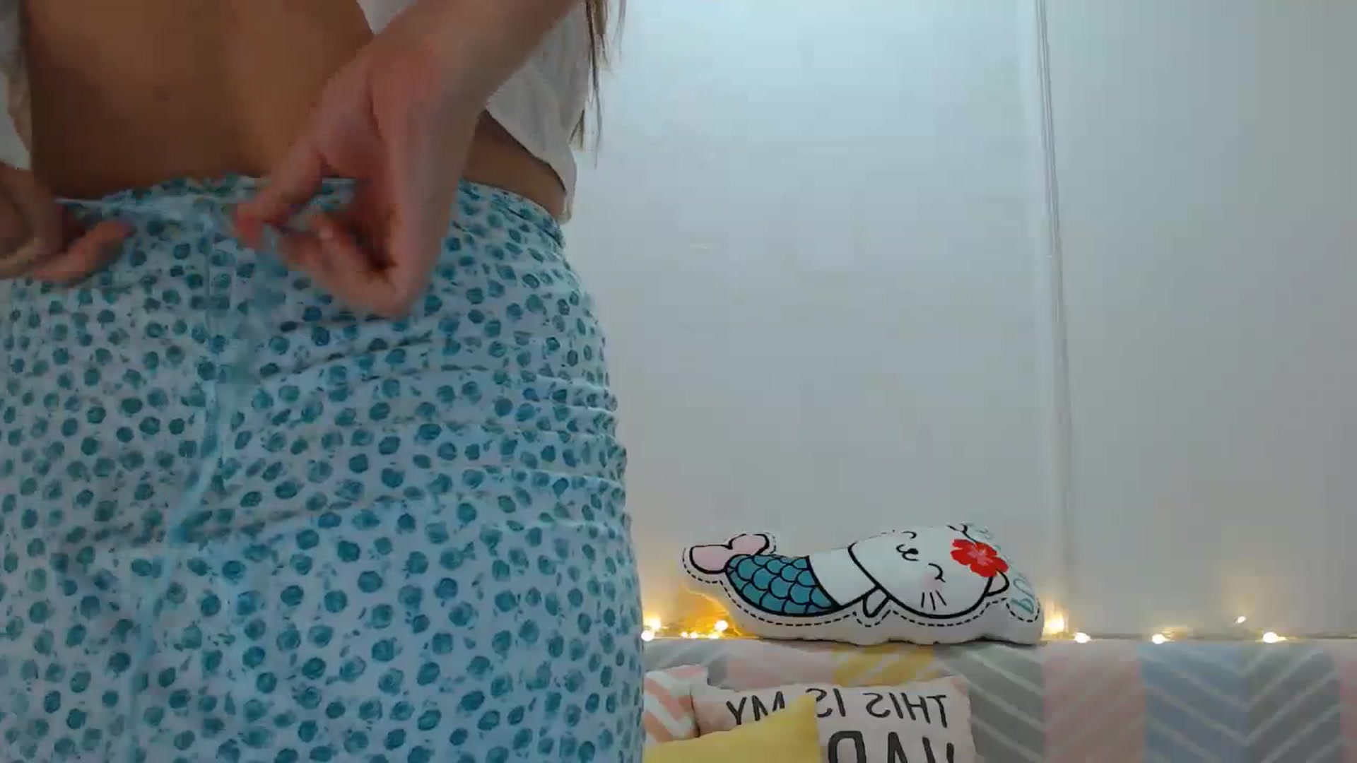 Gallery image thumbnail from Emarynmaya's myfreecams stream on, 08/26/2023, 20:47 image 13 of 20