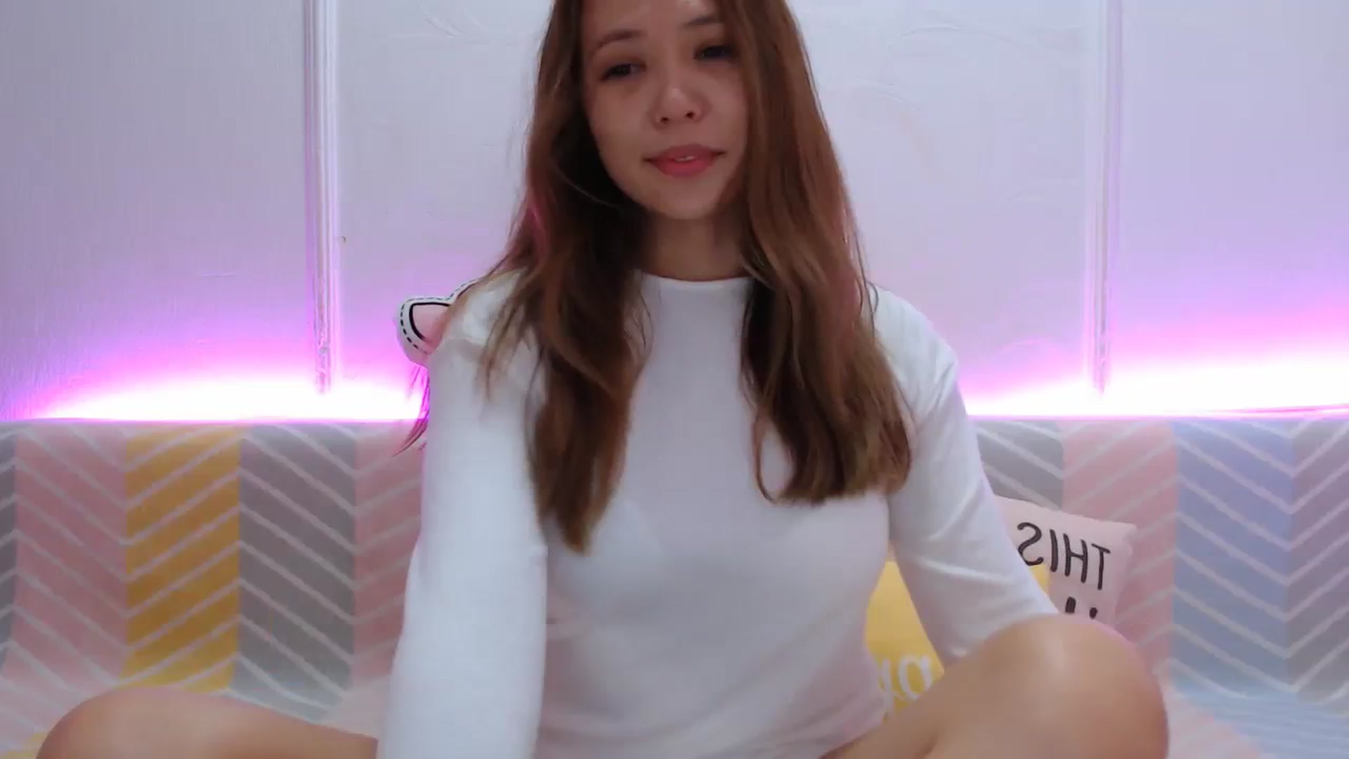 Gallery image thumbnail from Emarynmaya's myfreecams stream on, 09/10/2023, 19:03 image 1 of 20