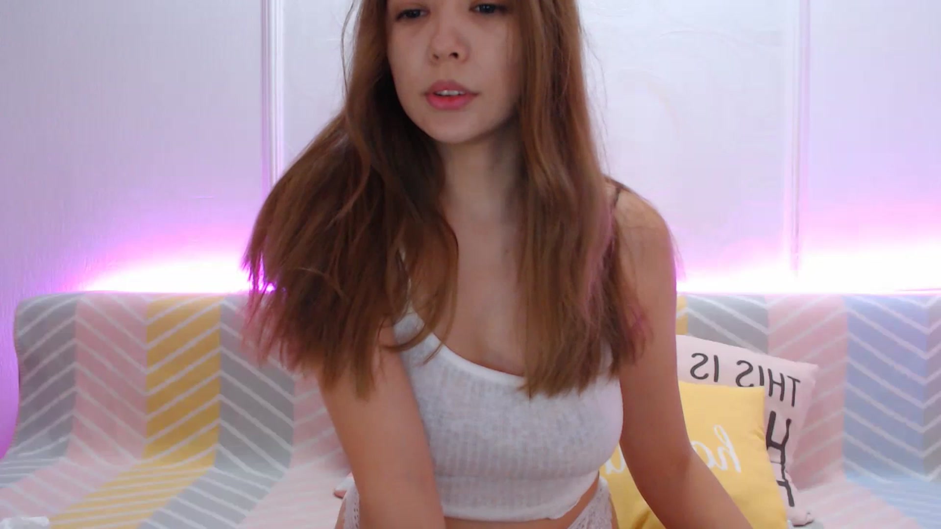 Gallery image thumbnail from Emarynmaya's myfreecams stream on, 09/10/2023, 19:03 image 9 of 20