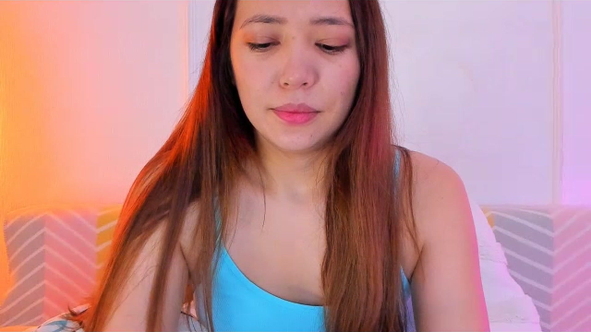 Gallery image thumbnail from Emarynmaya's myfreecams stream on, 01/12/2024, 21:48 image 7 of 20