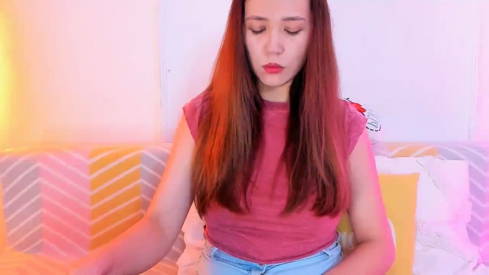 Gallery image thumbnail from Emarynmaya's myfreecams stream on, 01/23/2024, 19:27 image 14 of 20