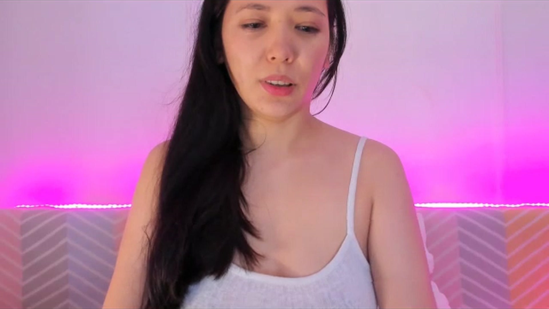 Gallery image thumbnail from Emarynmaya's myfreecams stream on, 04/22/2024, 22:13 image 15 of 20