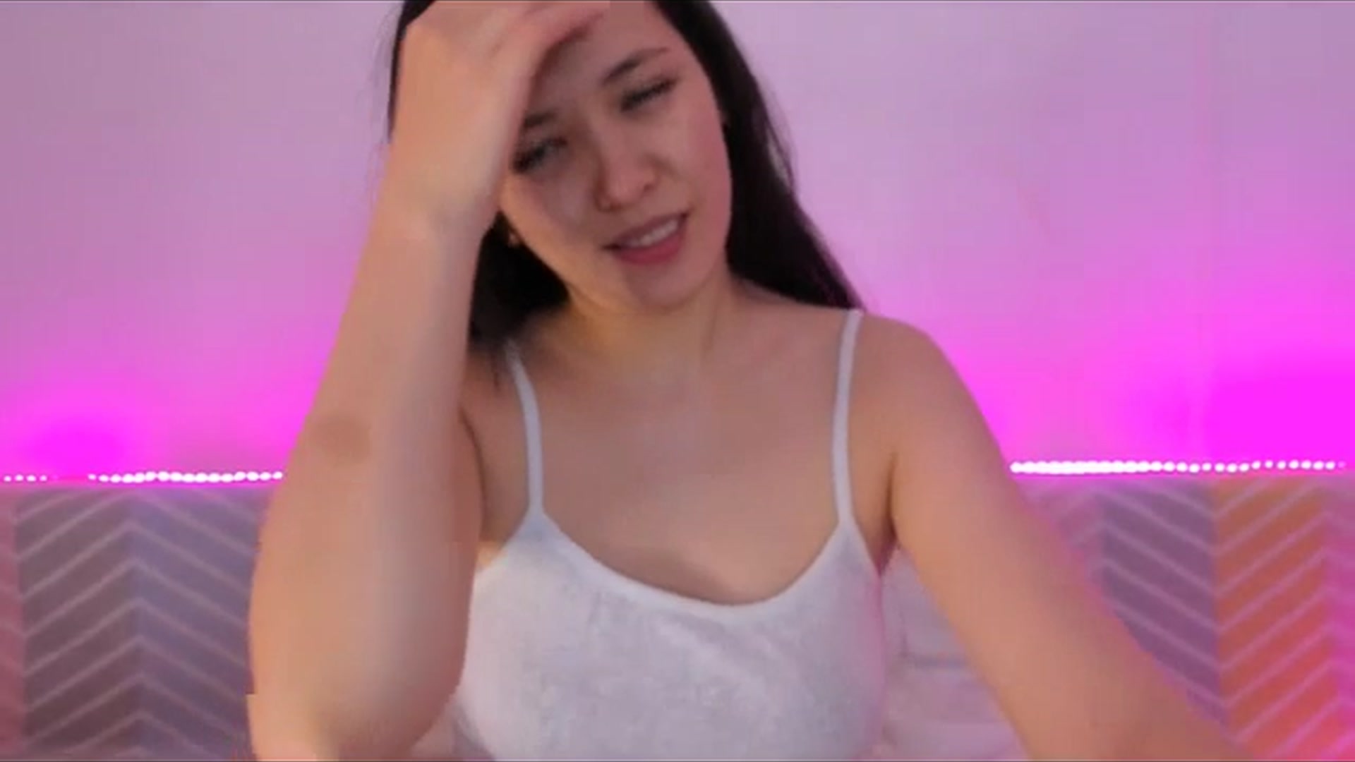 Gallery image thumbnail from Emarynmaya's myfreecams stream on, 04/22/2024, 22:13 image 18 of 20