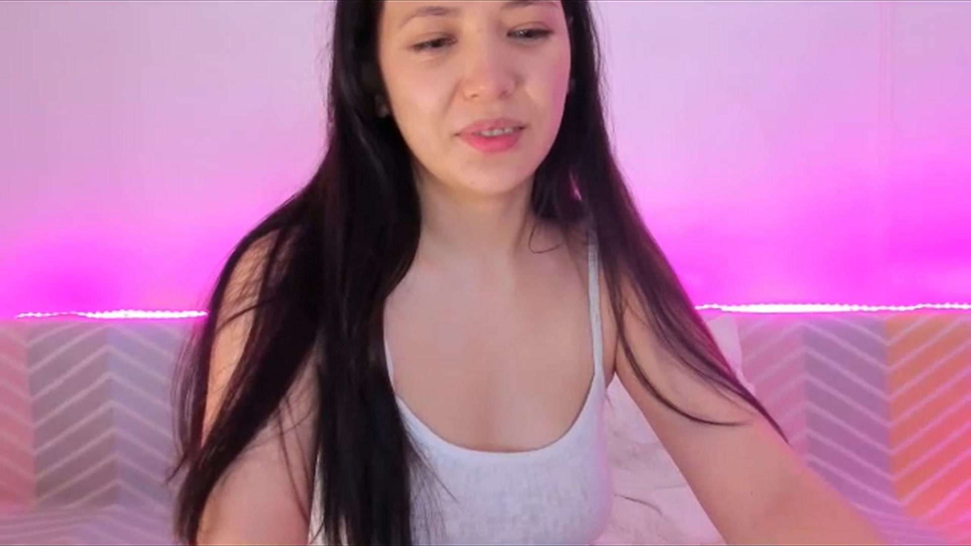 Gallery image thumbnail from Emarynmaya's myfreecams stream on, 04/22/2024, 22:13 image 11 of 20
