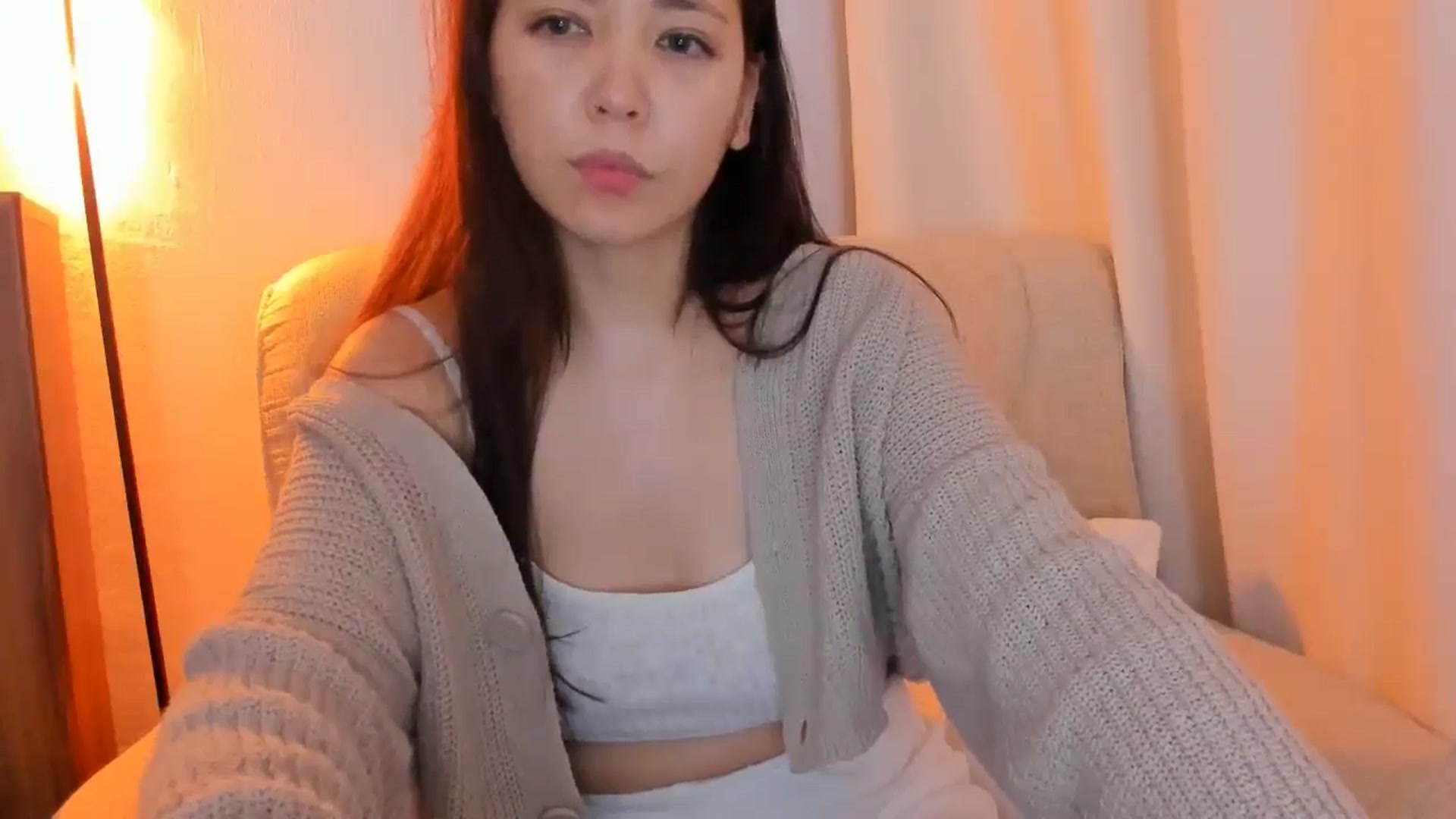 Gallery image thumbnail from Emarynmaya's myfreecams stream on, 04/25/2024, 24:37 image 6 of 20