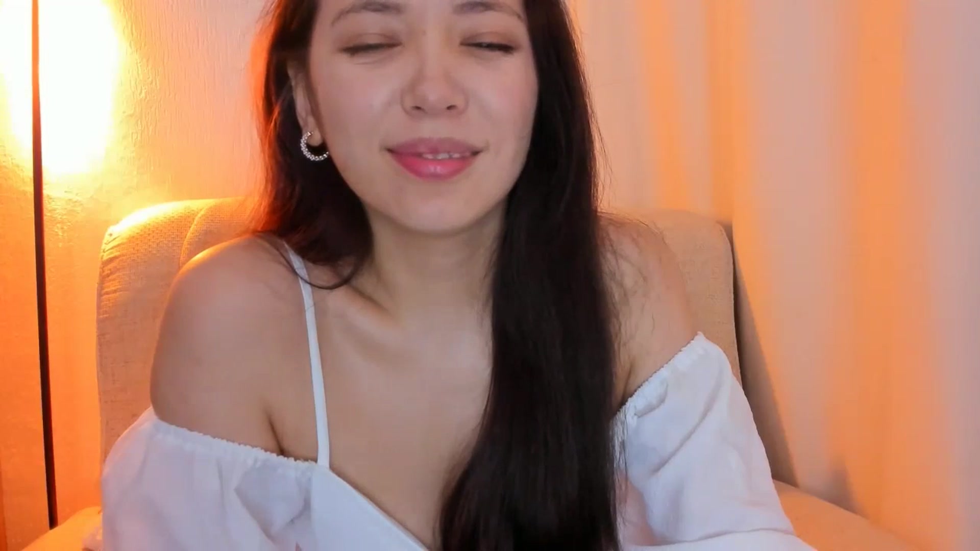 Gallery image thumbnail from Emarynmaya's myfreecams stream on, 04/26/2024, 19:13 image 3 of 20