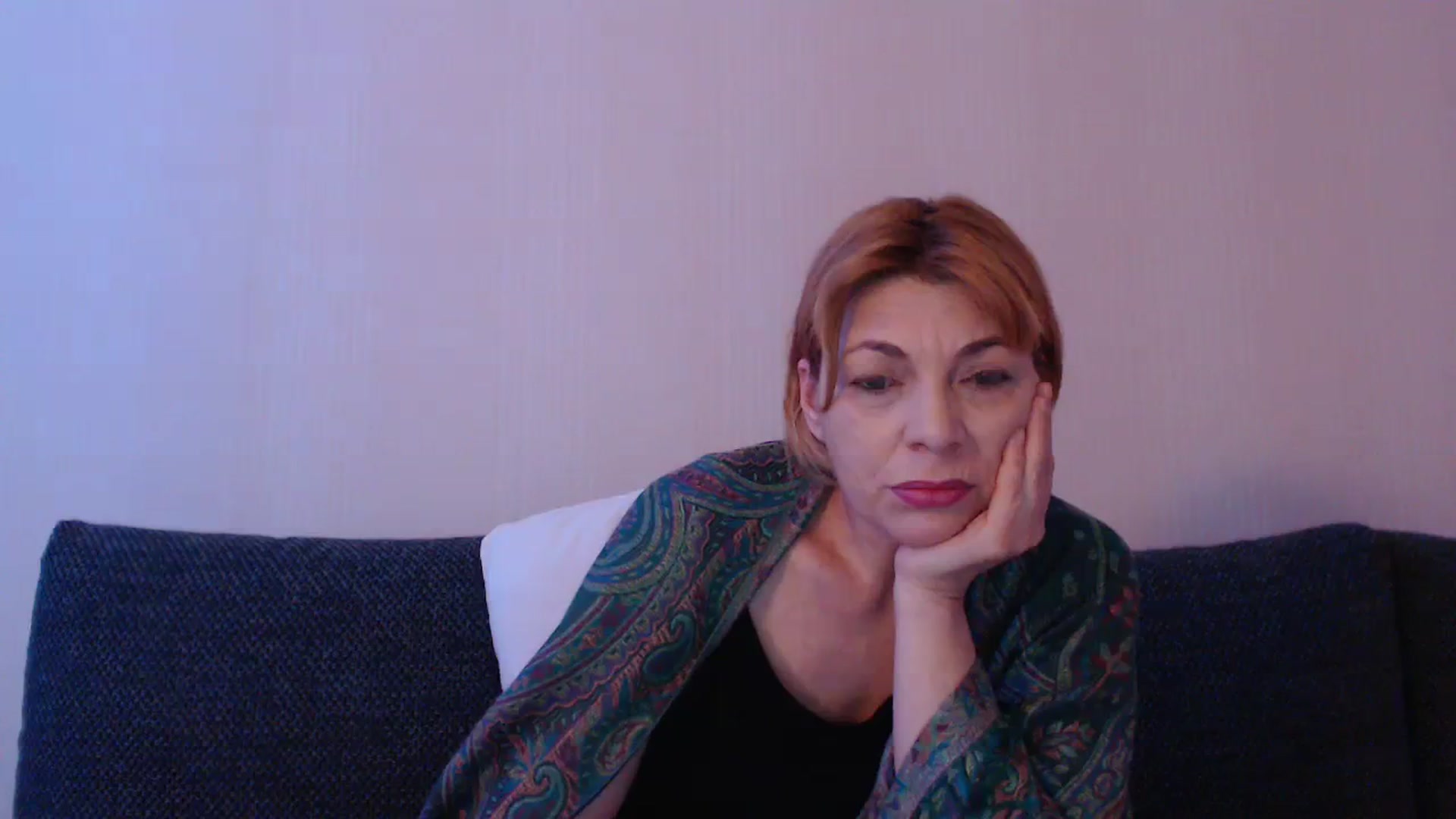 Gallery image thumbnail from EmasKnights's myfreecams stream on, 01/06/2024, 24:17 image 6 of 20