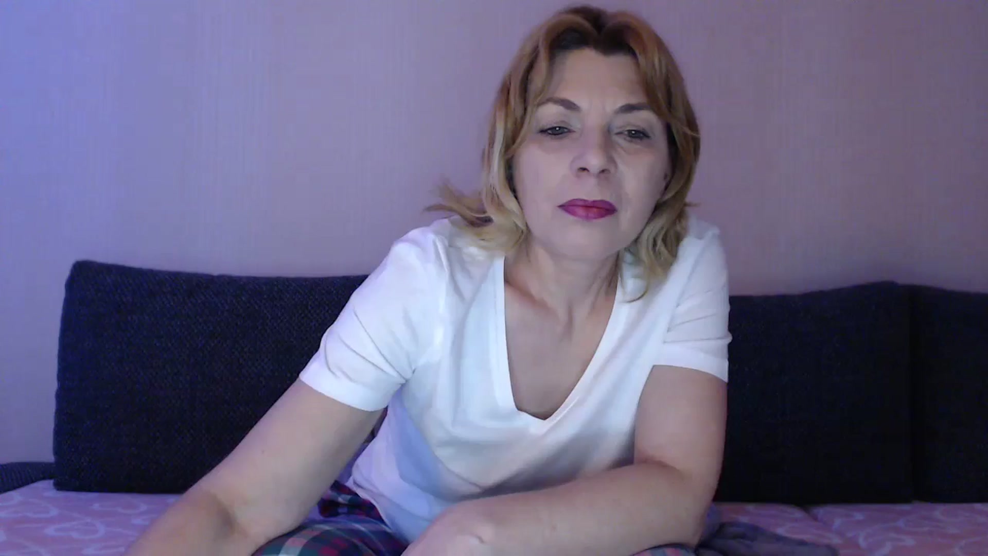 Gallery image thumbnail from EmasKnights's myfreecams stream on, 01/12/2024, 23:37 image 7 of 20