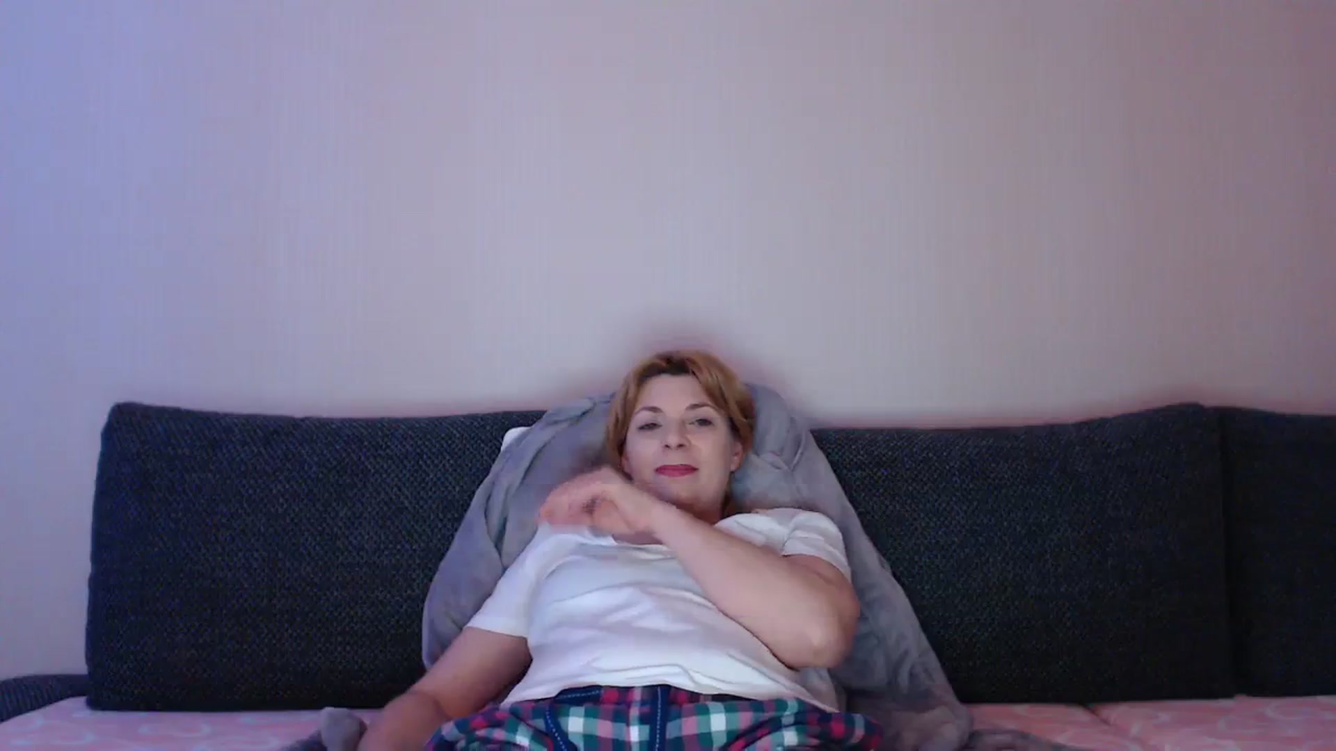 Gallery image thumbnail from EmasKnights's myfreecams stream on, 01/12/2024, 23:37 image 4 of 20
