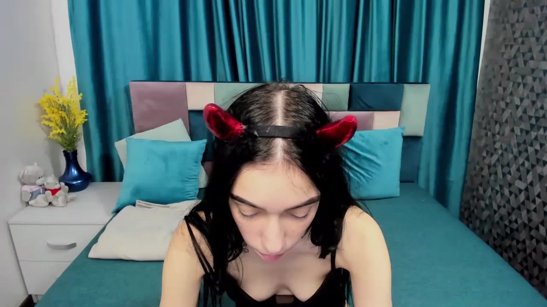 Gallery image thumbnail from Emastars_1's myfreecams stream on, 12/01/2022, 13:56 image 5 of 20