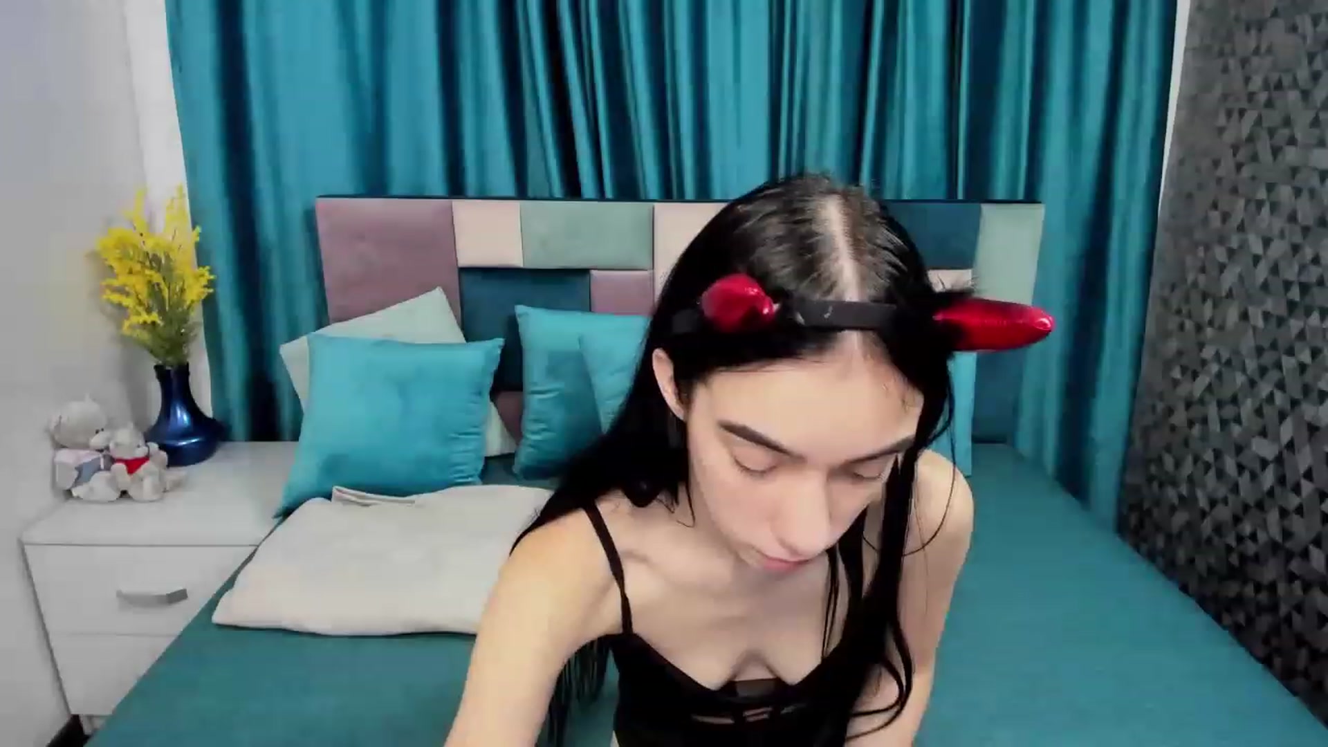 Gallery image thumbnail from Emastars_1's myfreecams stream on, 12/01/2022, 13:56 image 2 of 20