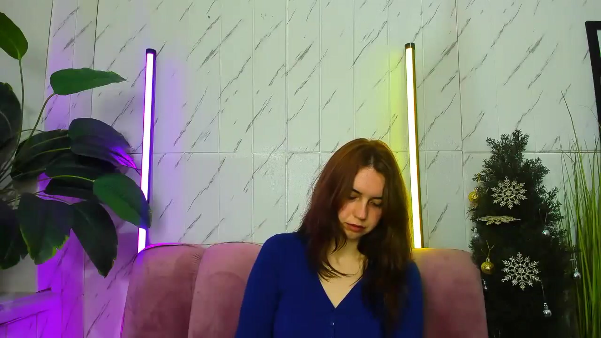 Gallery image thumbnail from EmberMoon's myfreecams stream on, 12/22/2024, 10:11 image 17 of 20