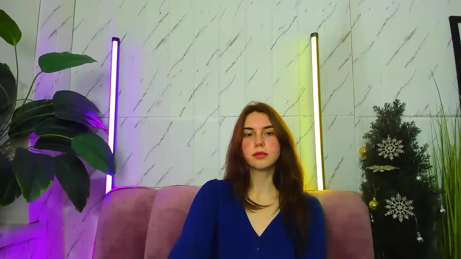 Gallery image thumbnail from EmberMoon's myfreecams stream on, 12/22/2024, 10:11 image 18 of 20