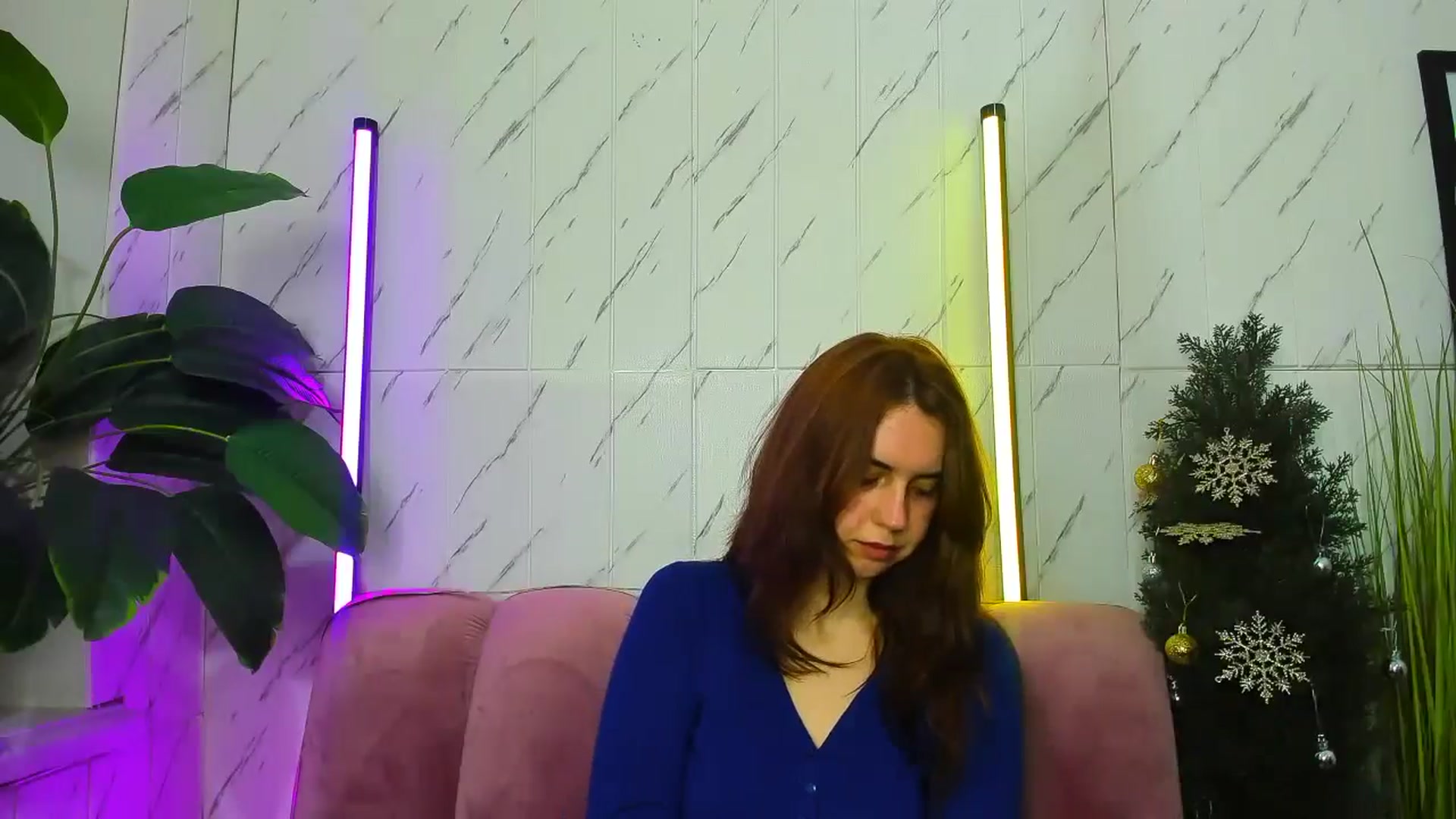 Gallery image thumbnail from EmberMoon's myfreecams stream on, 12/22/2024, 10:11 image 16 of 20