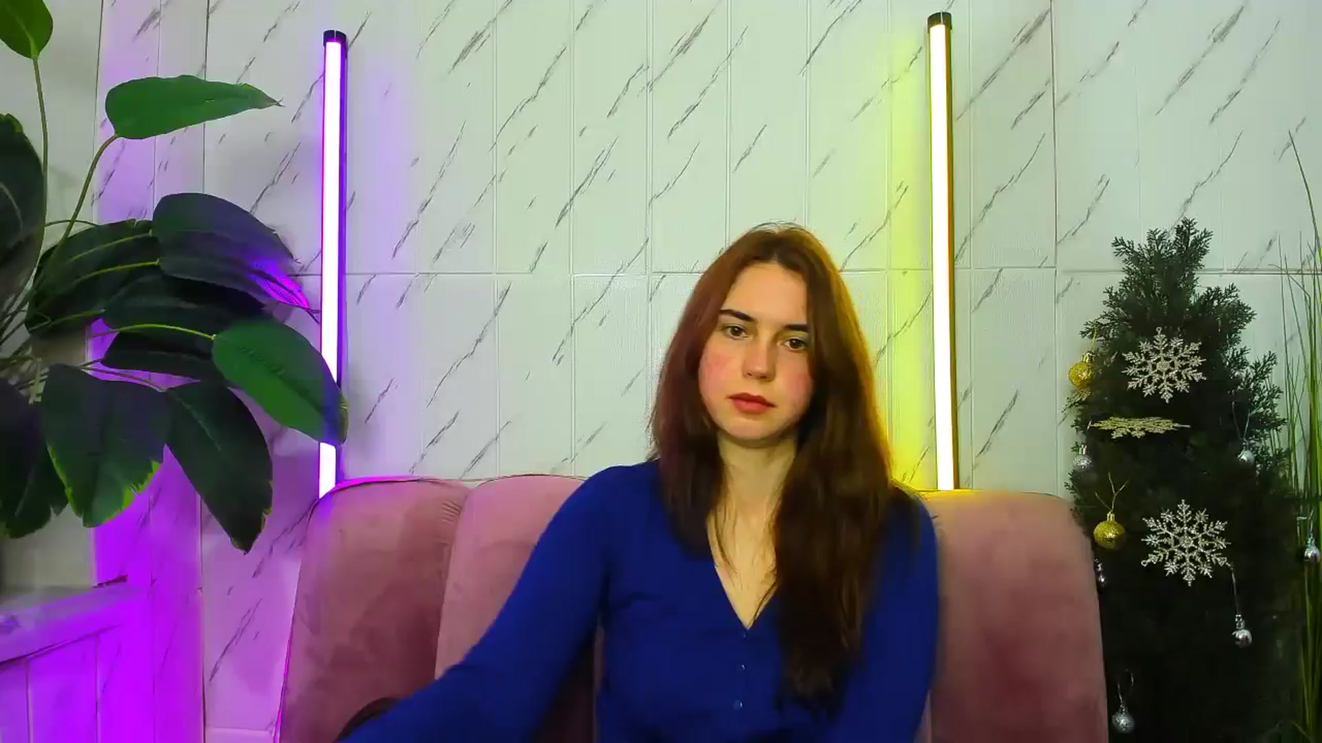 Gallery image thumbnail from EmberMoon's myfreecams stream on, 12/22/2024, 12:04 image 15 of 20