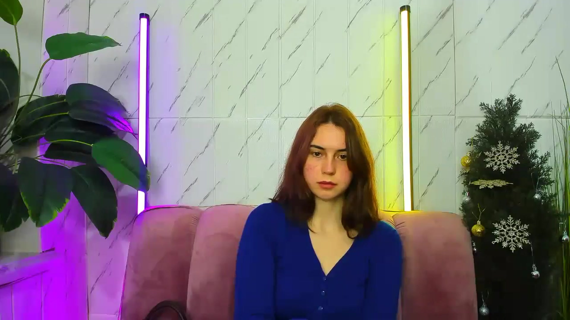 Gallery image thumbnail from EmberMoon's myfreecams stream on, 12/22/2024, 12:04 image 20 of 20