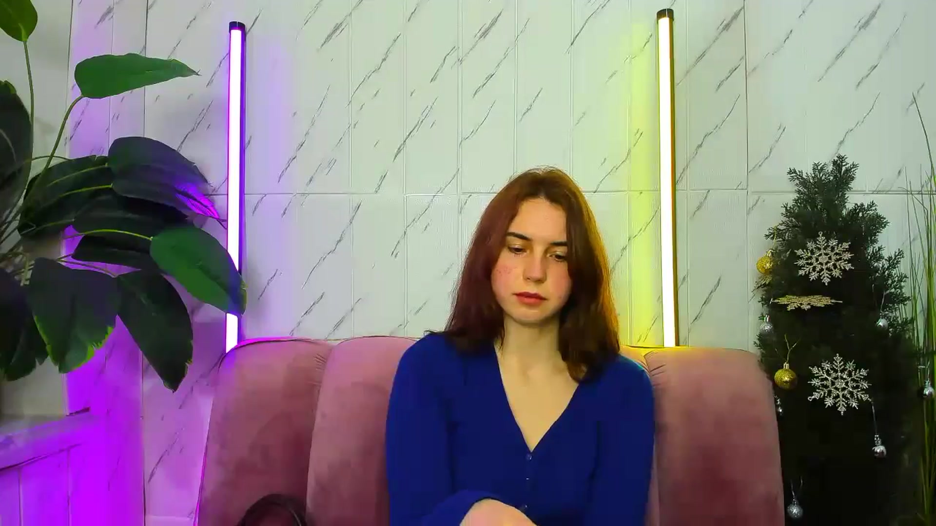 Gallery image thumbnail from EmberMoon's myfreecams stream on, 12/22/2024, 12:04 image 17 of 20