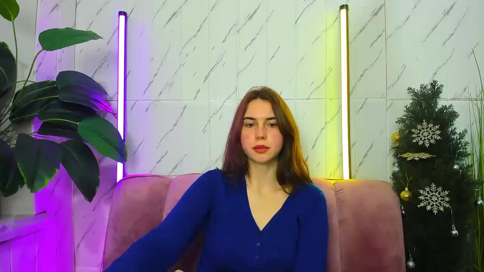 Gallery image thumbnail from EmberMoon's myfreecams stream on, 12/22/2024, 12:04 image 18 of 20