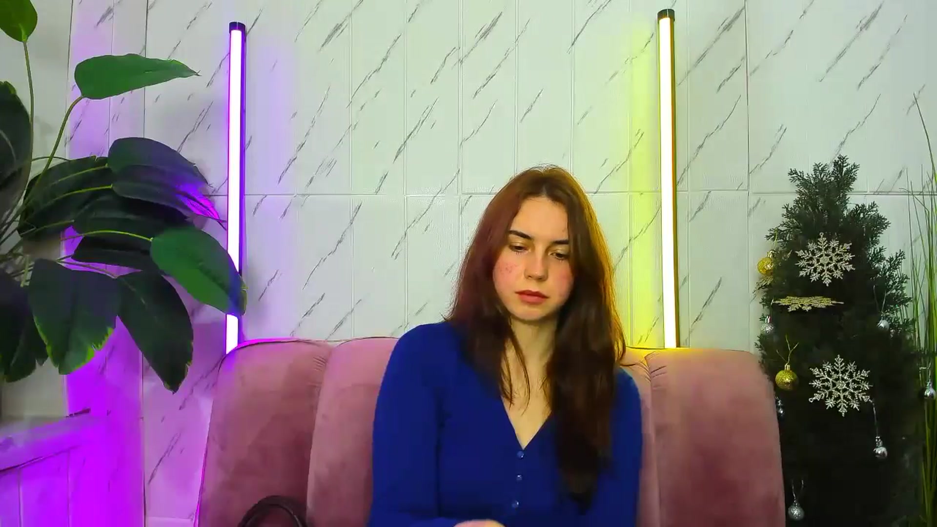 Gallery image thumbnail from EmberMoon's myfreecams stream on, 12/22/2024, 12:04 image 14 of 20