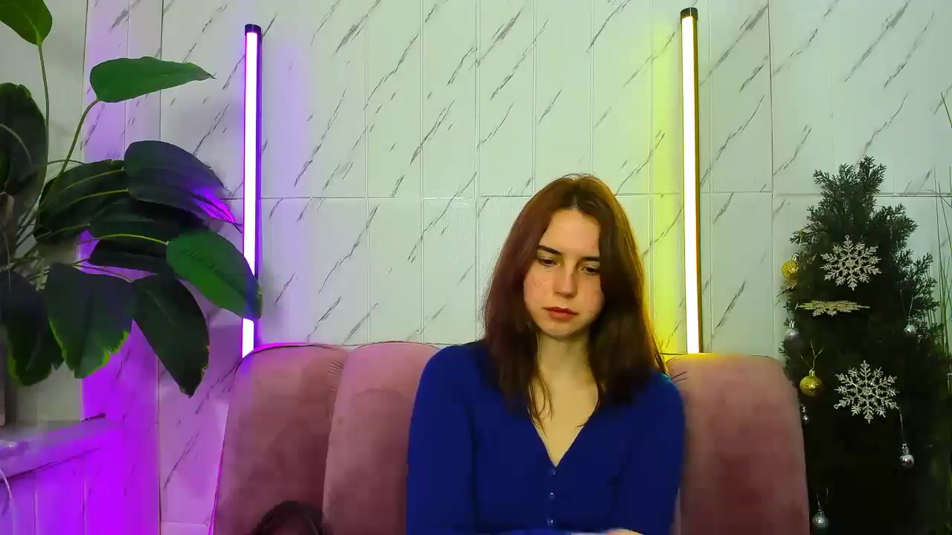 Gallery image thumbnail from EmberMoon's myfreecams stream on, 12/22/2024, 12:40 image 7 of 20