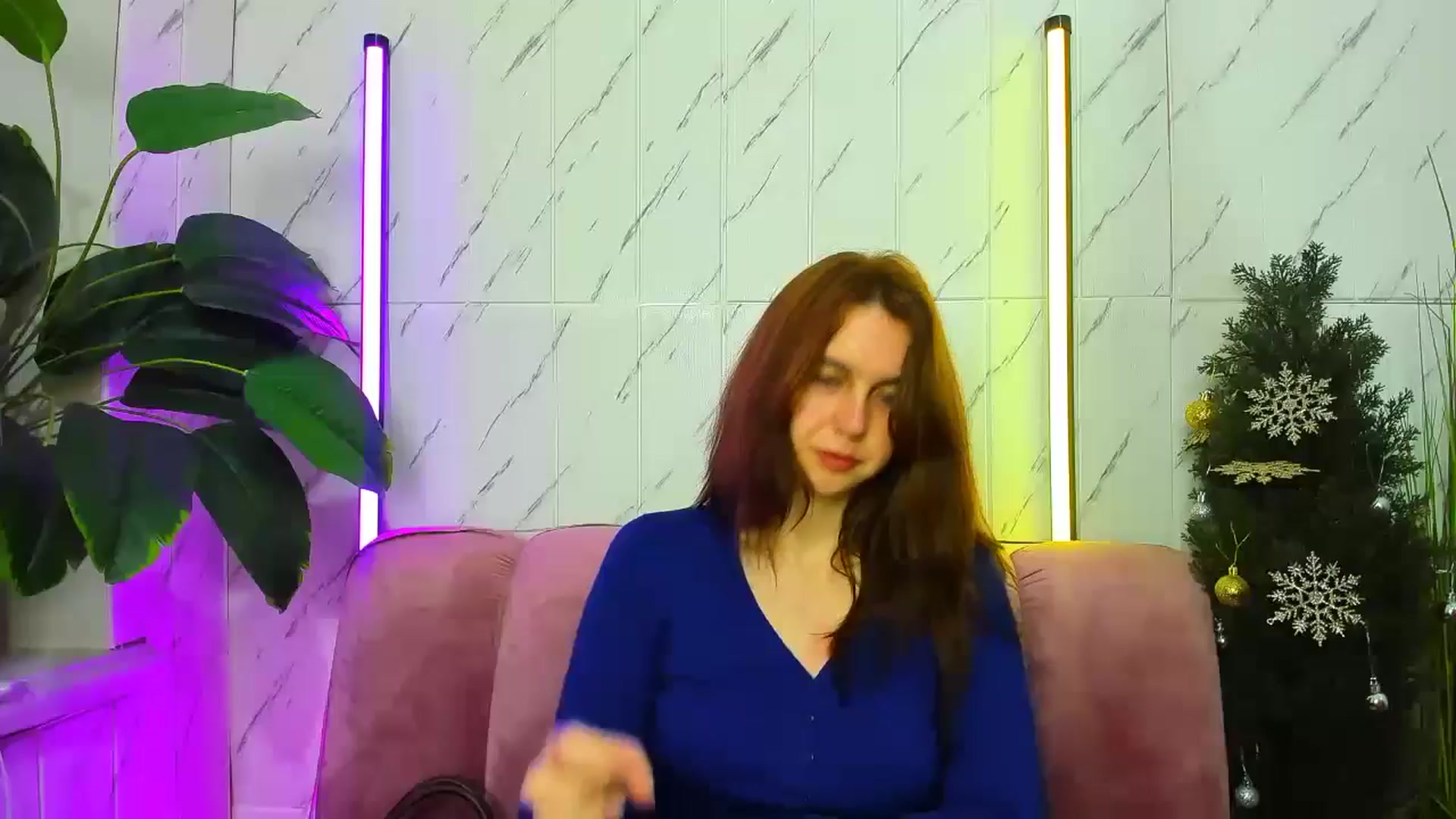 Gallery image thumbnail from EmberMoon's myfreecams stream on, 12/22/2024, 13:54 image 18 of 20
