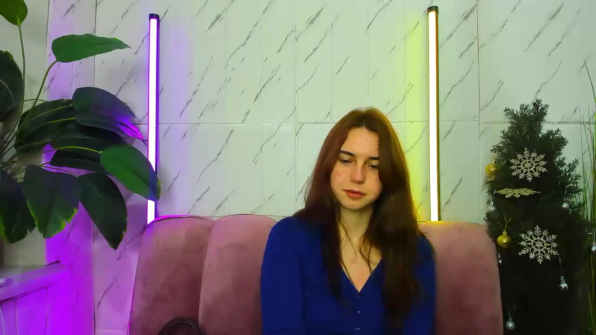 Gallery image thumbnail from EmberMoon's myfreecams stream on, 12/22/2024, 13:54 image 12 of 20