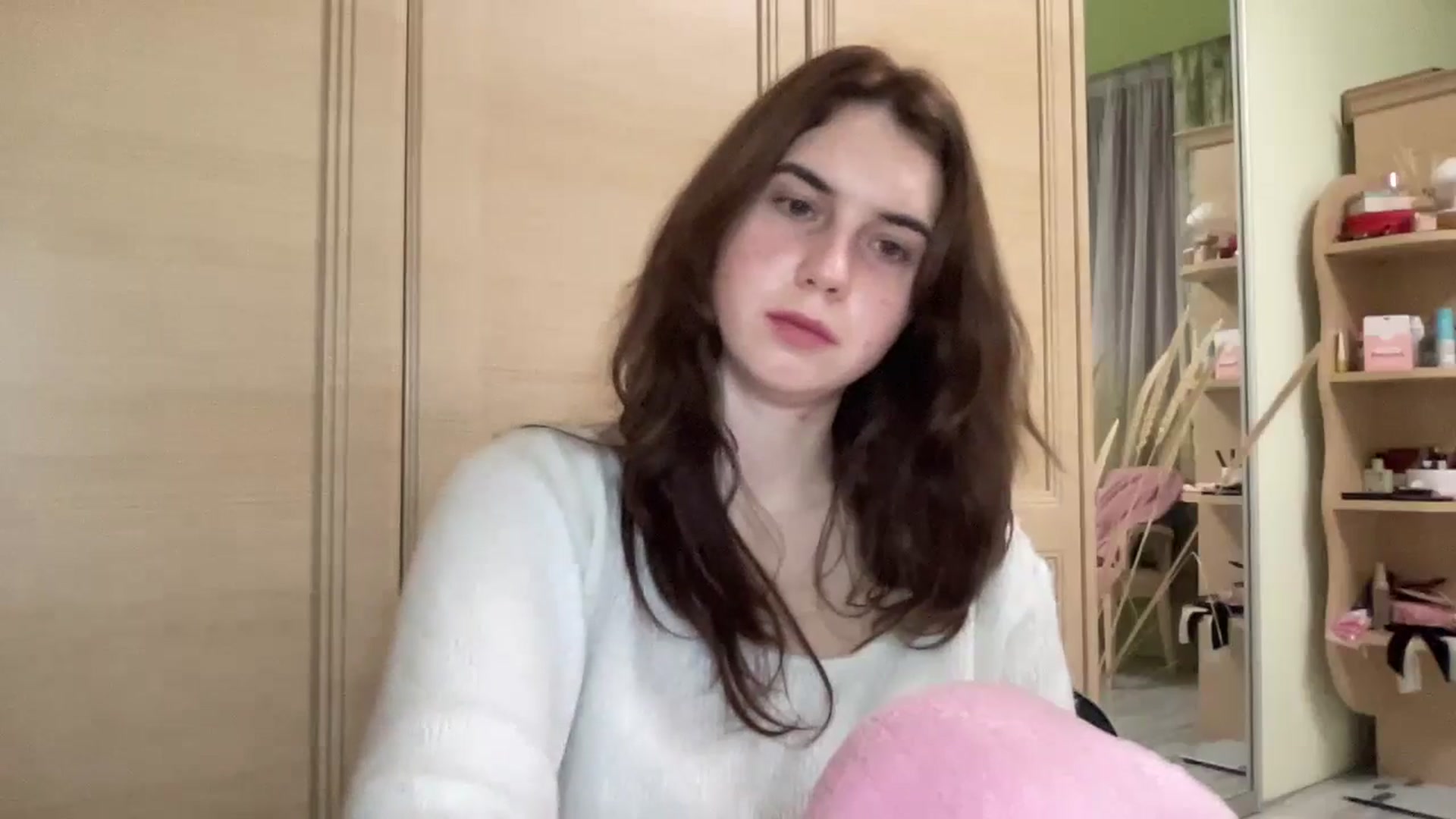 Gallery image thumbnail from EmberMoon's myfreecams stream on, 12/25/2024, 17:17 image 12 of 20