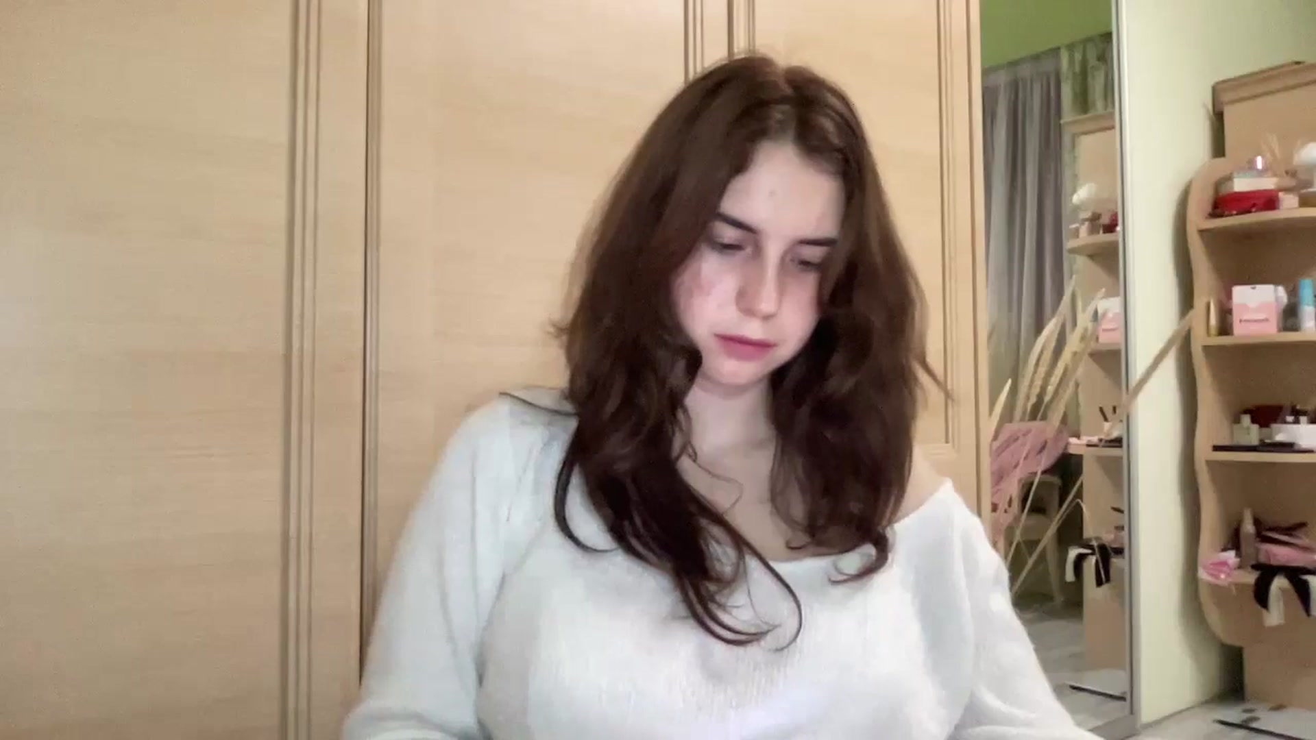 Gallery image thumbnail from EmberMoon's myfreecams stream on, 12/25/2024, 17:17 image 13 of 20