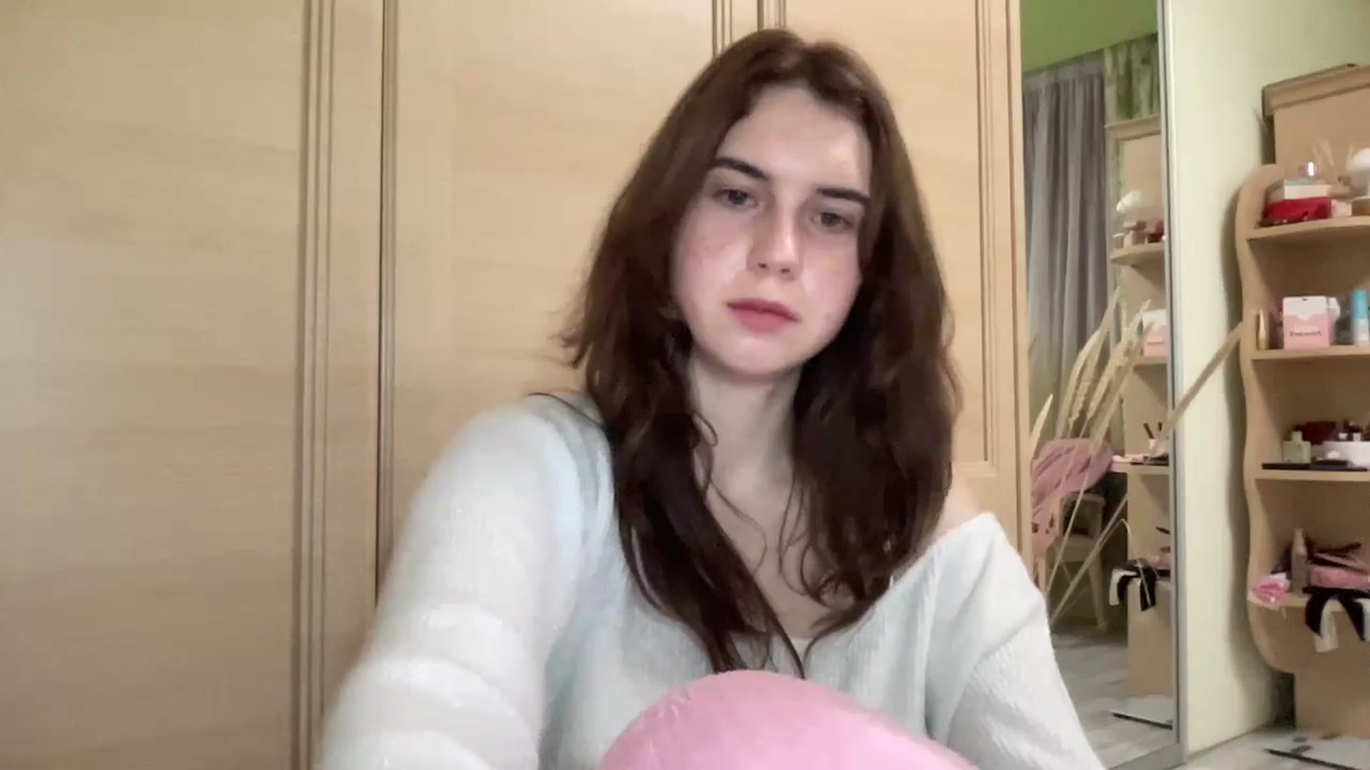 Gallery image thumbnail from EmberMoon's myfreecams stream on, 12/25/2024, 17:17 image 19 of 20