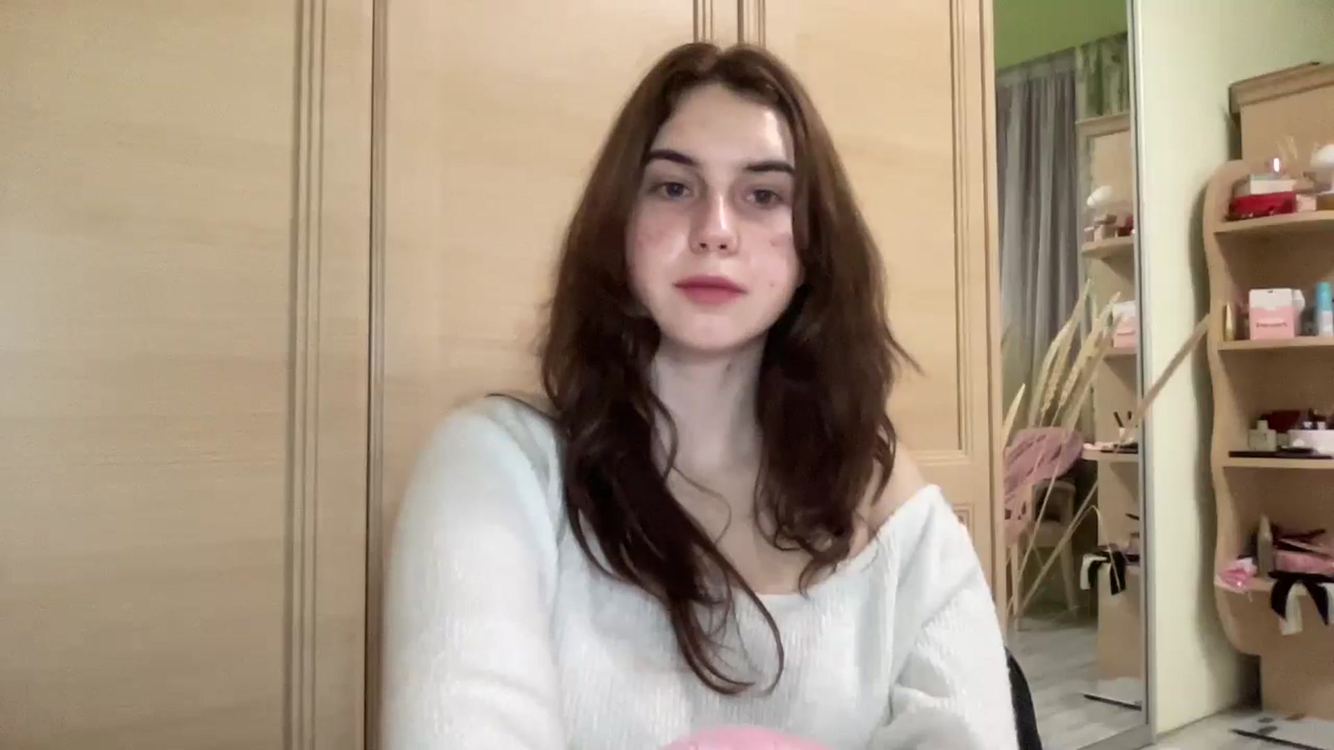 Gallery image thumbnail from EmberMoon's myfreecams stream on, 12/25/2024, 17:17 image 14 of 20