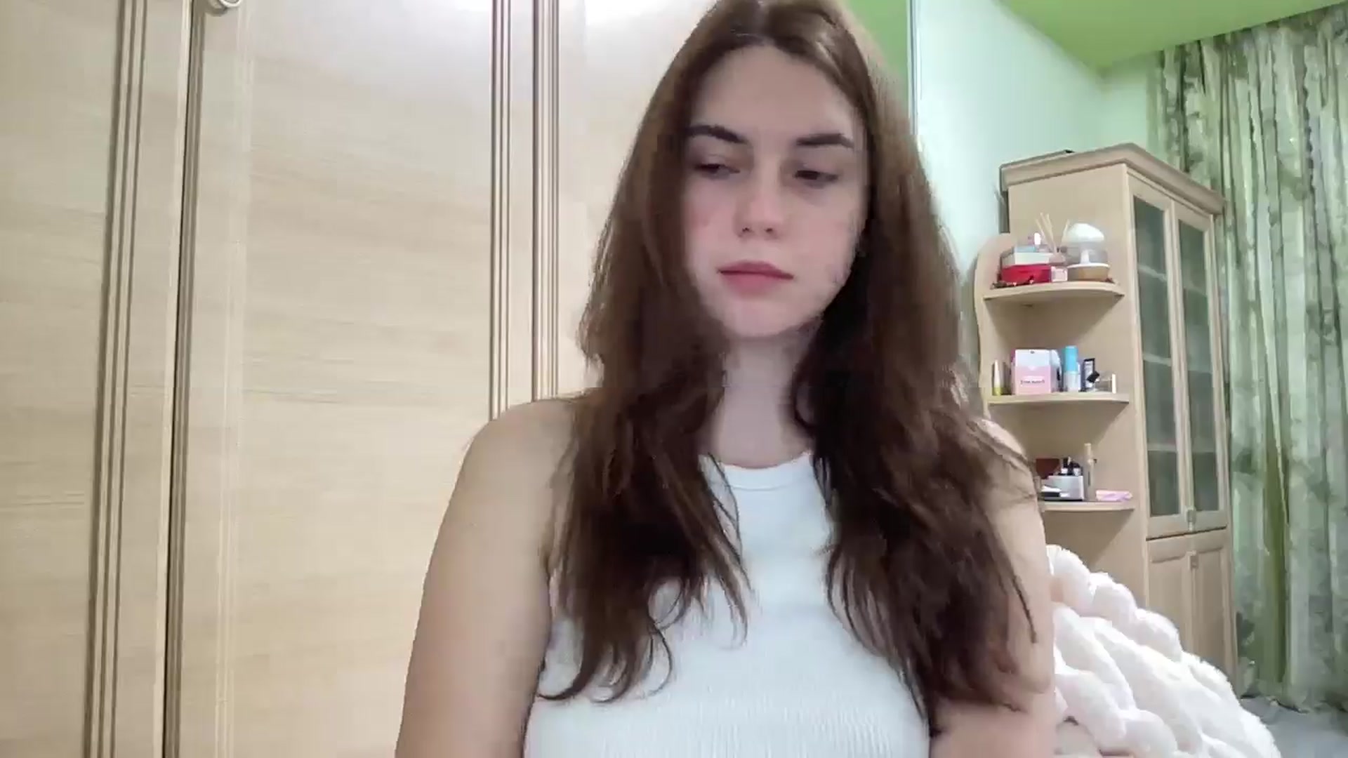 Gallery image thumbnail from EmberMoon's myfreecams stream on, 12/27/2024, 11:08 image 8 of 20