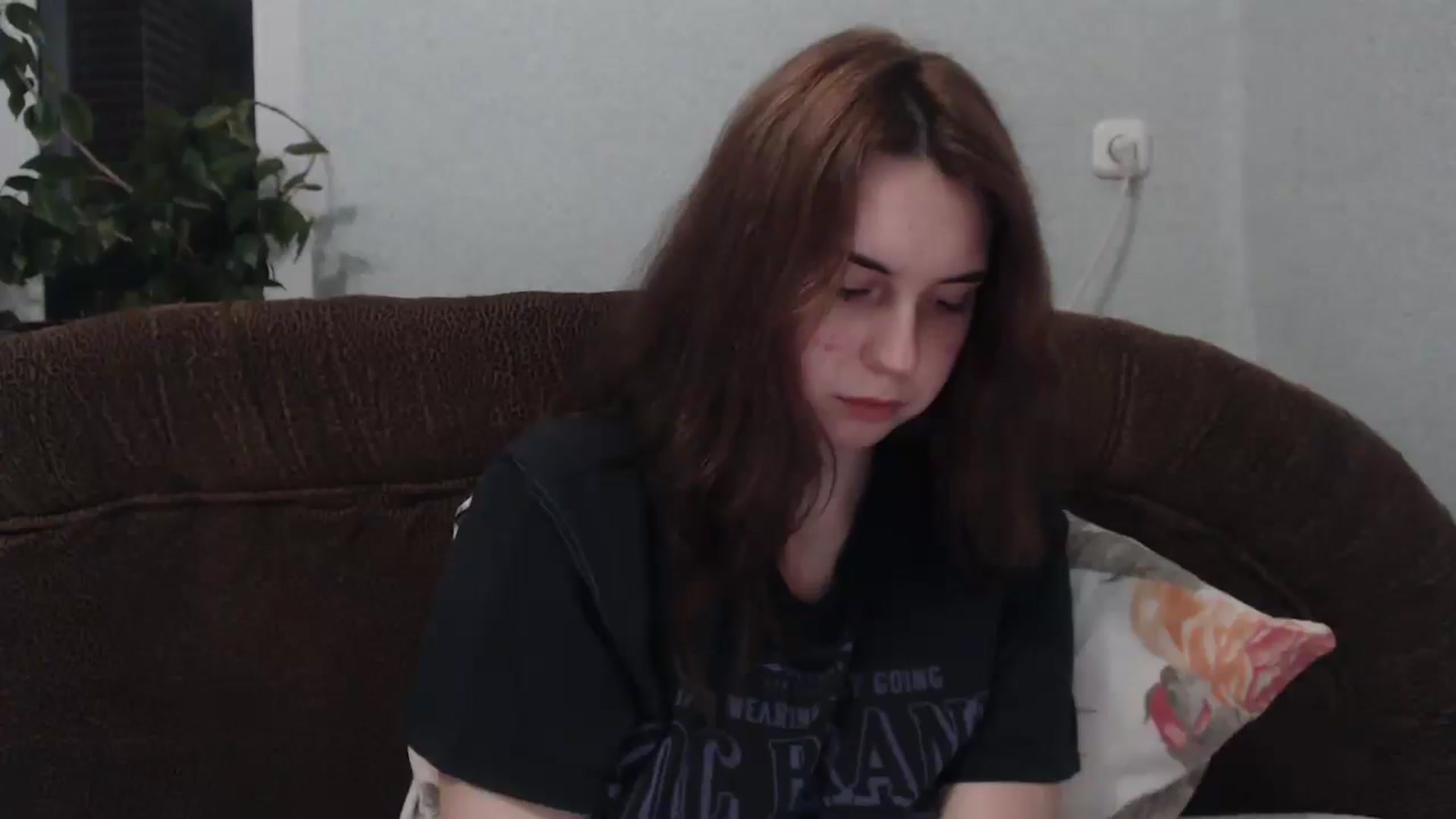 Gallery image thumbnail from EmberMoon's myfreecams stream on, 01/02/2025, 15:49 image 14 of 20