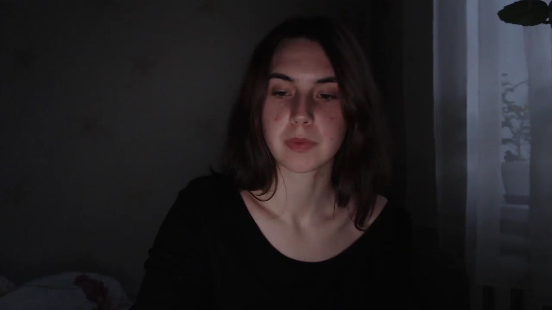 Gallery image thumbnail from EmberMoon's myfreecams stream on, 01/04/2025, 14:34 image 11 of 20
