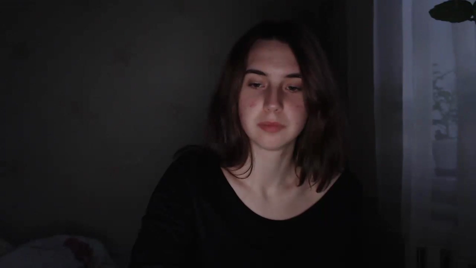 Gallery image thumbnail from EmberMoon's myfreecams stream on, 01/04/2025, 14:34 image 16 of 20