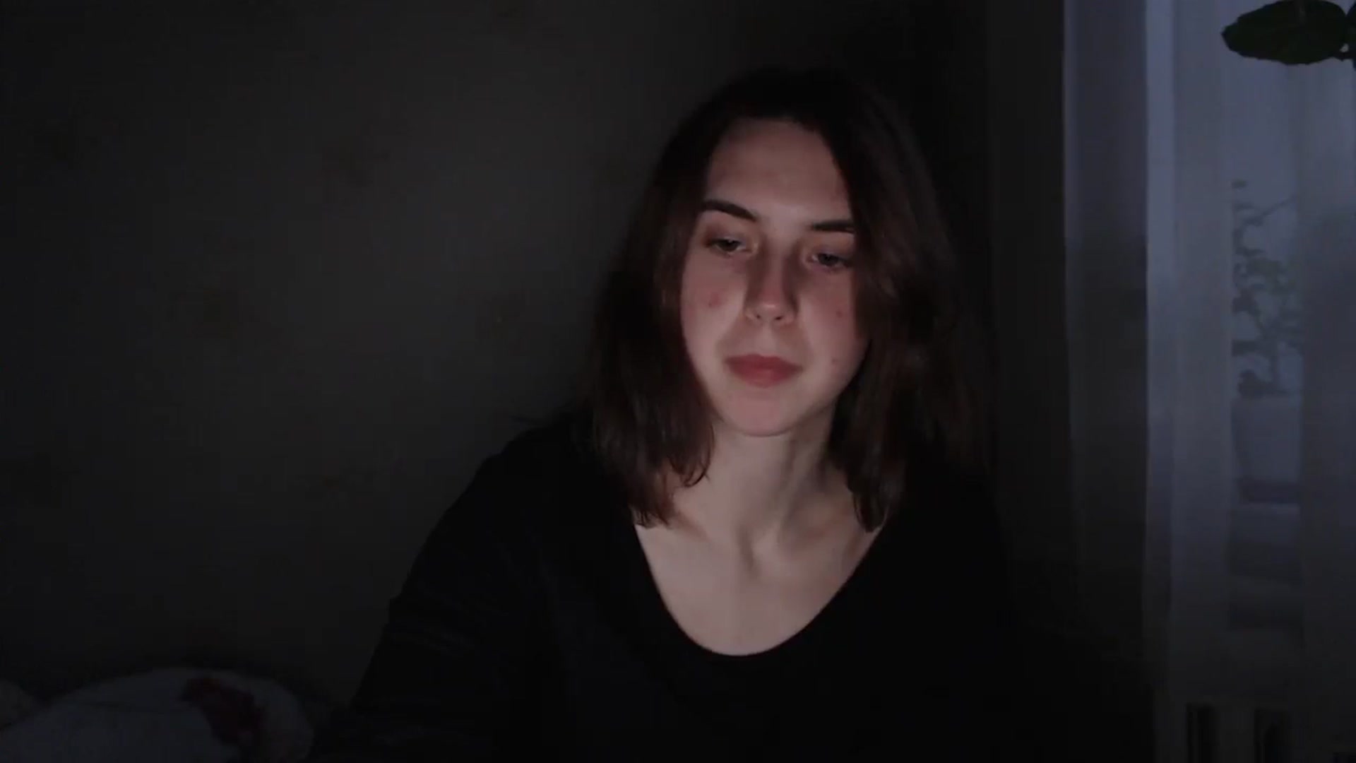 Gallery image thumbnail from EmberMoon's myfreecams stream on, 01/04/2025, 14:34 image 19 of 20