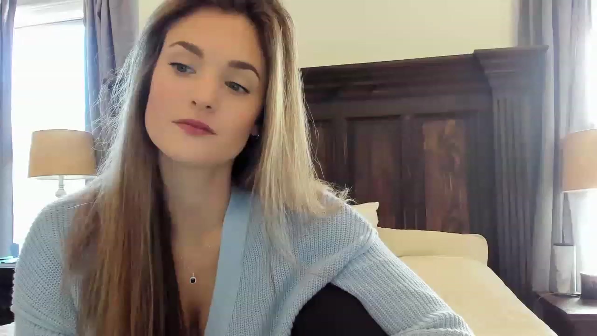 Gallery image thumbnail from Ember_BDAY29's myfreecams stream on, 12/01/2022, 19:03 image 13 of 20