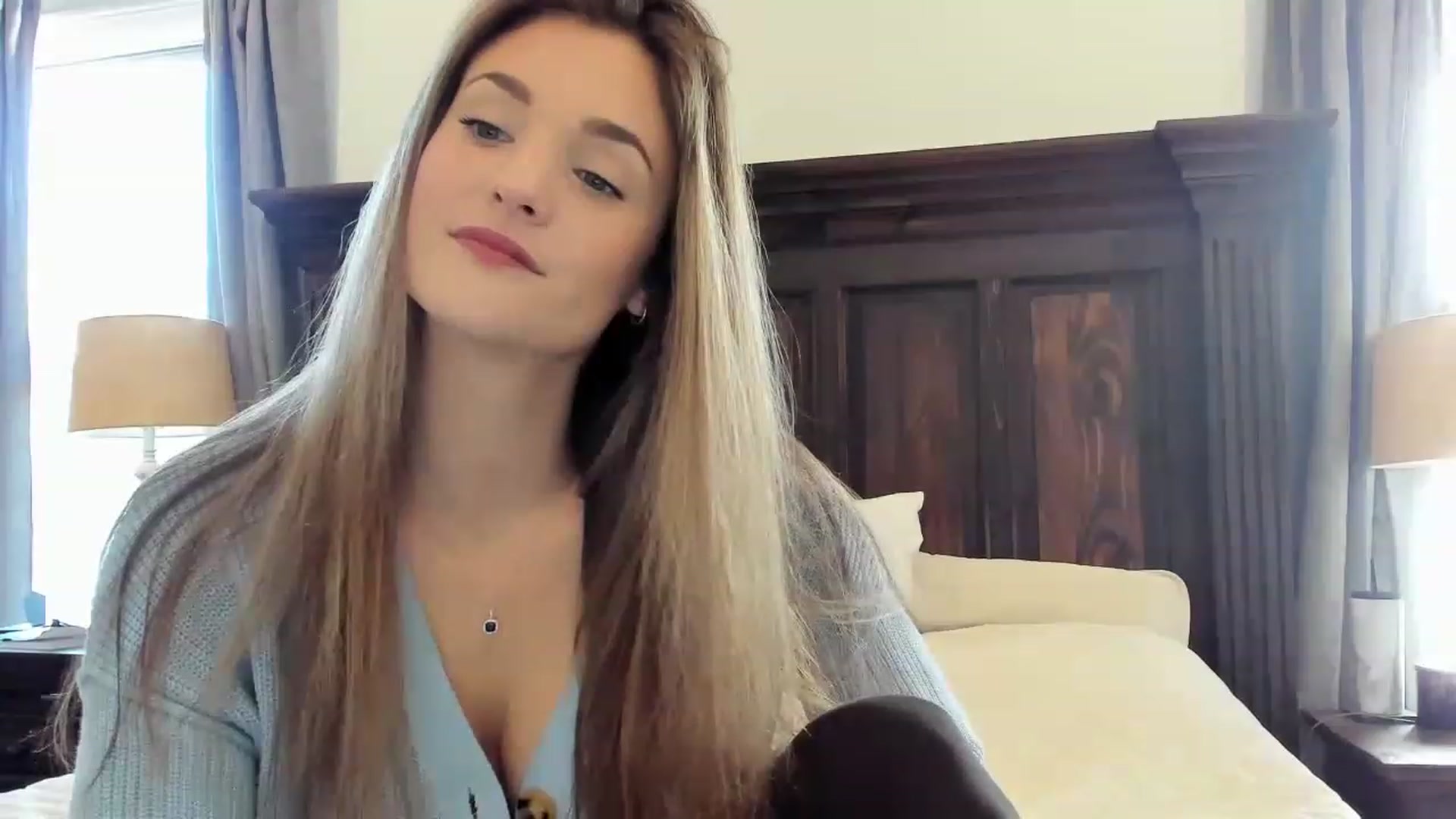 Gallery image thumbnail from Ember_BDAY29's myfreecams stream on, 12/01/2022, 19:03 image 14 of 20