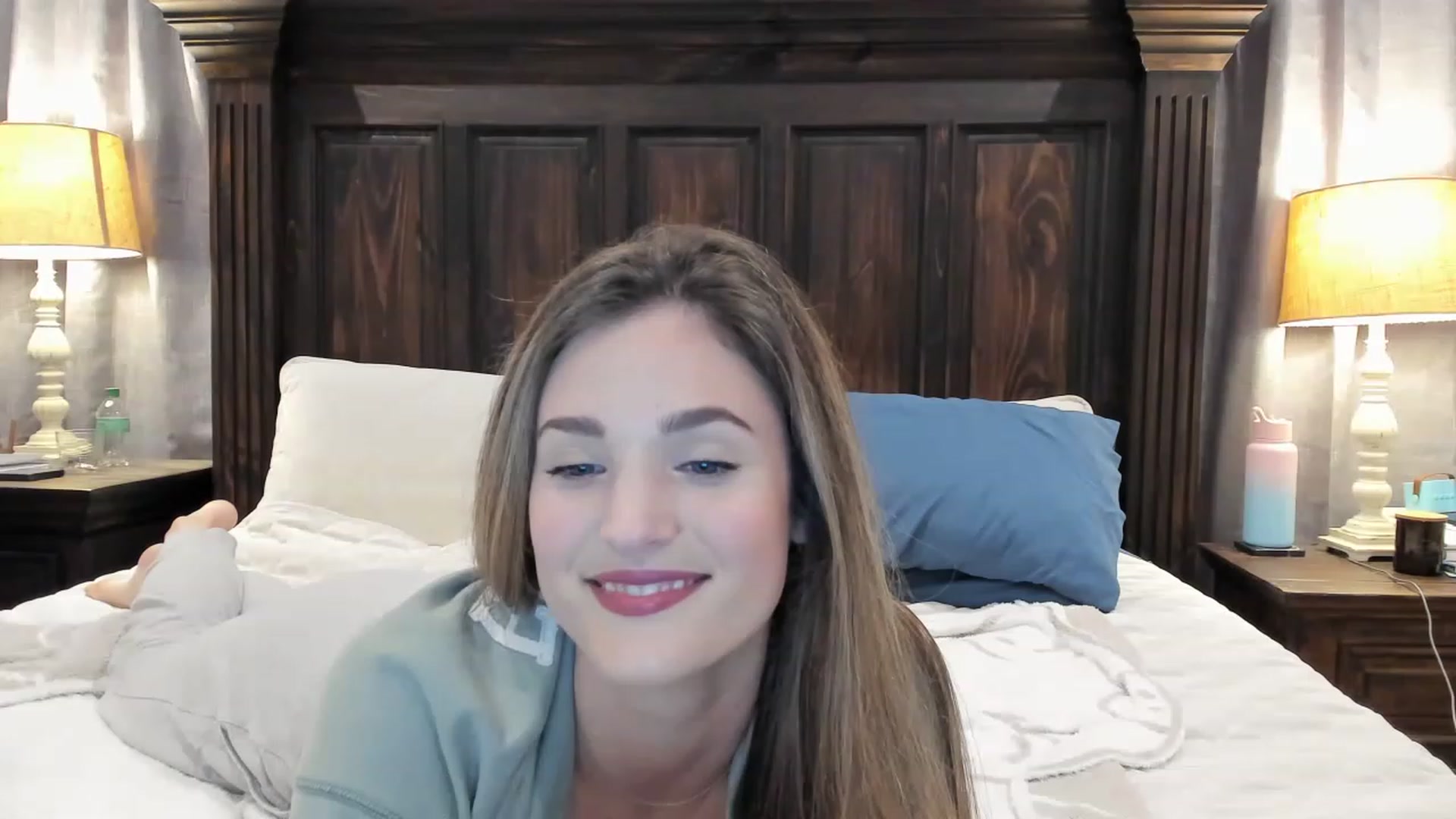 Gallery image thumbnail from Ember_BDAY29's myfreecams stream on, 12/09/2022, 02:37 image 6 of 20