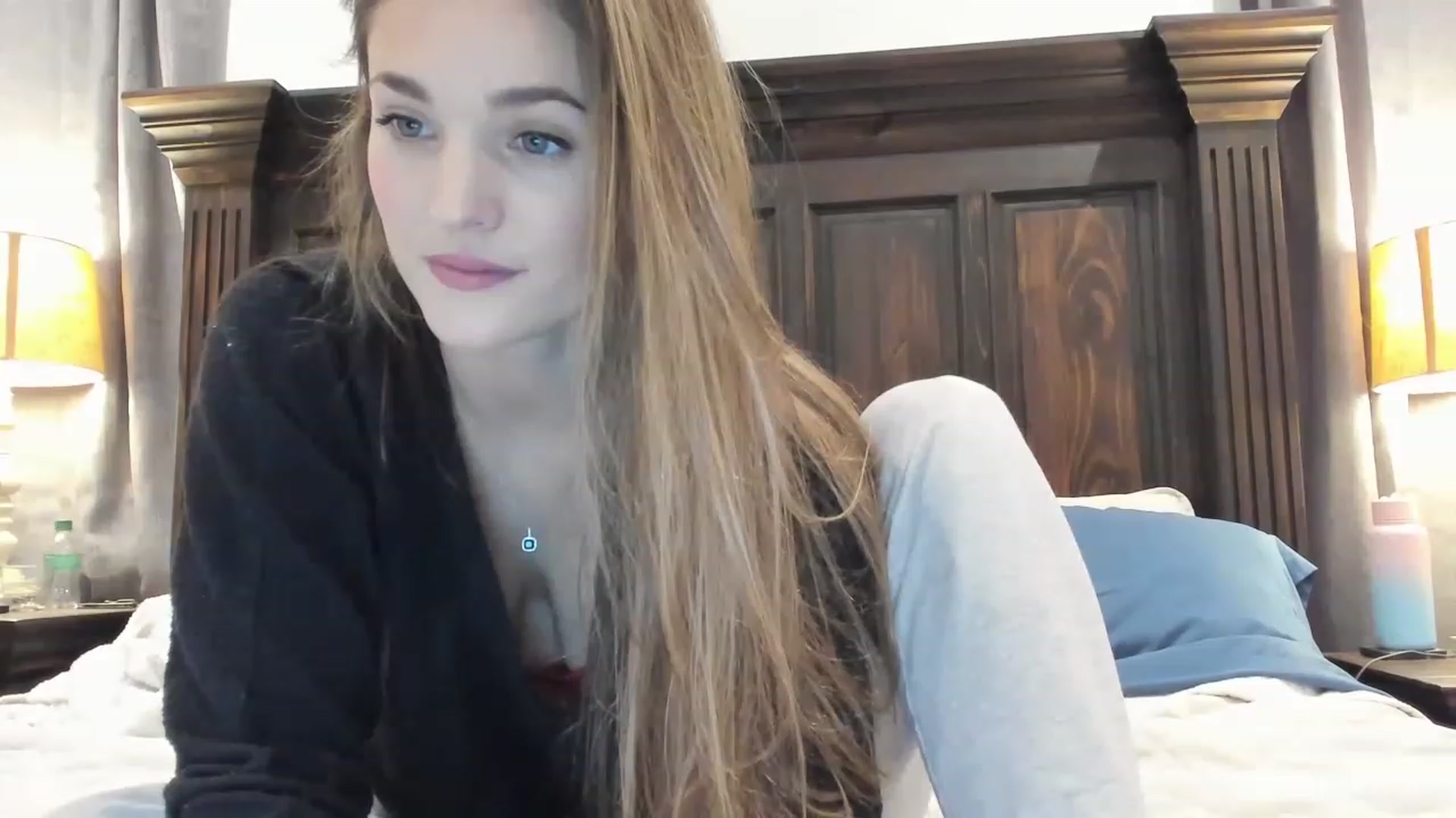 Gallery image thumbnail from Ember_BDAY29's myfreecams stream on, 12/15/2022, 24:04 image 10 of 20