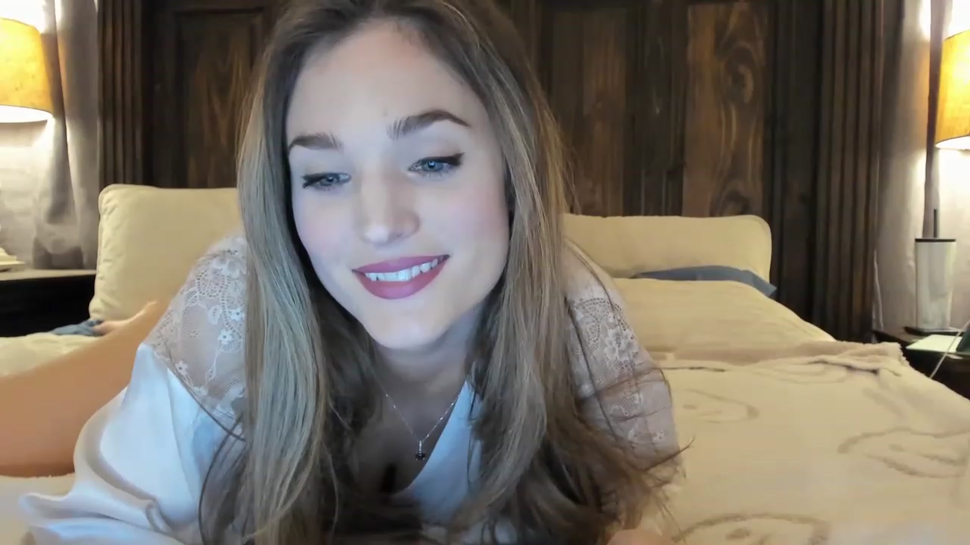 Gallery image thumbnail from Ember_Lynne's myfreecams stream on, 12/28/2022, 03:21 image 2 of 20