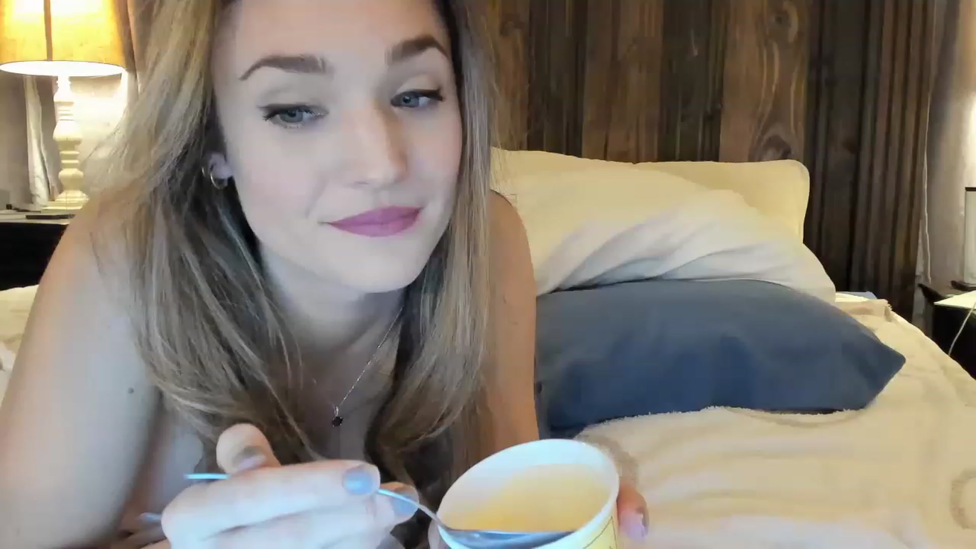 Gallery image thumbnail from Ember_Lynne's myfreecams stream on, 12/28/2022, 05:04 image 6 of 20
