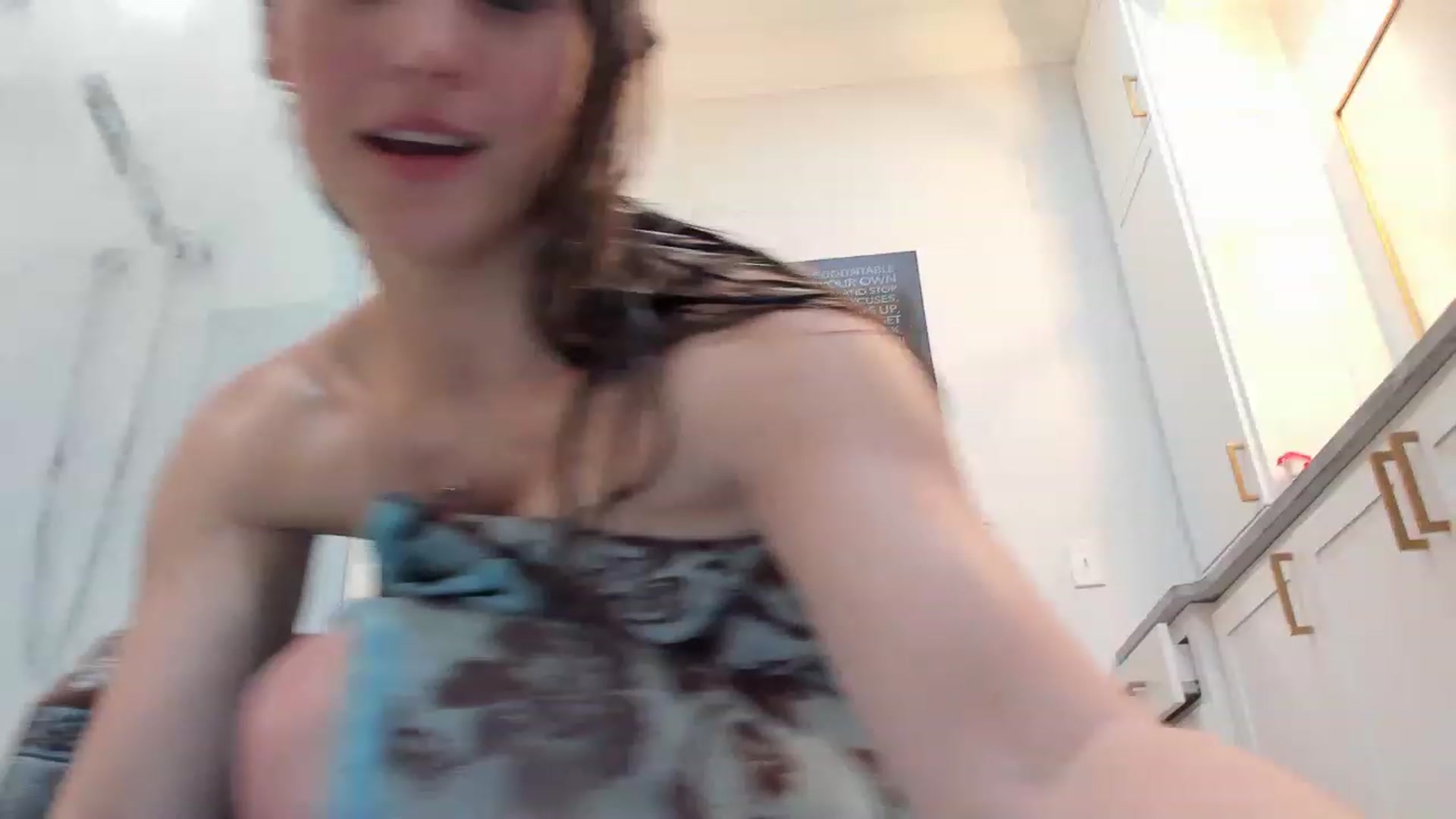 Gallery image thumbnail from Ember_Lynne's myfreecams stream on, 12/30/2022, 06:24 image 11 of 20