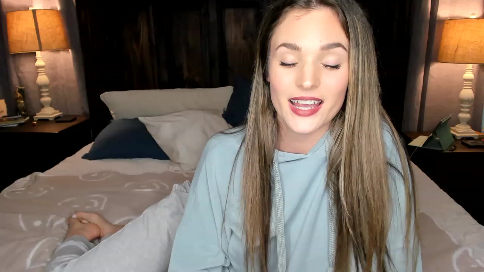 Gallery image thumbnail from Ember_Lynne's myfreecams stream on, 02/07/2023, 02:52 image 15 of 20