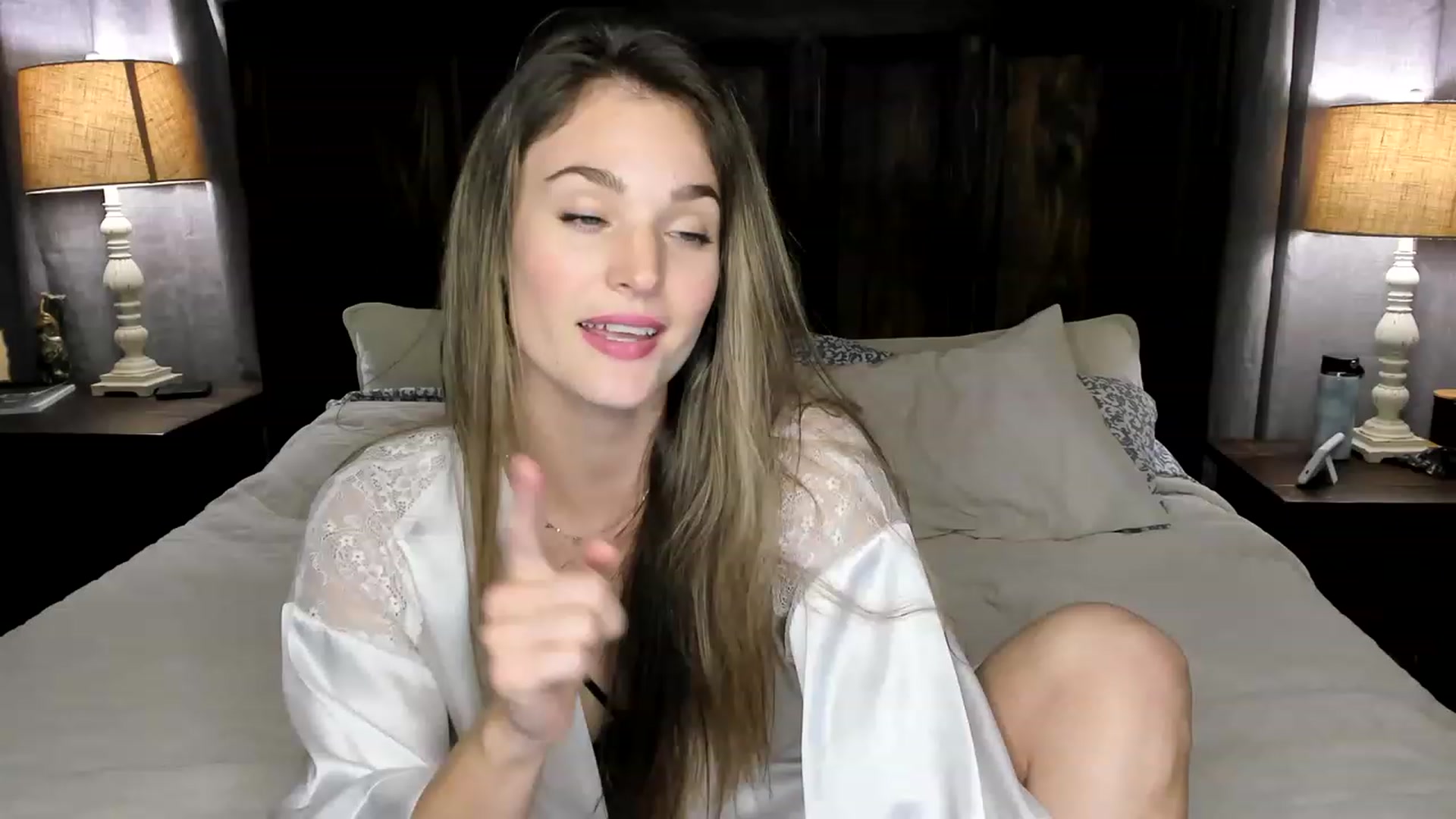 Gallery image thumbnail from Ember_Lynne's myfreecams stream on, 03/28/2023, 04:31 image 3 of 20